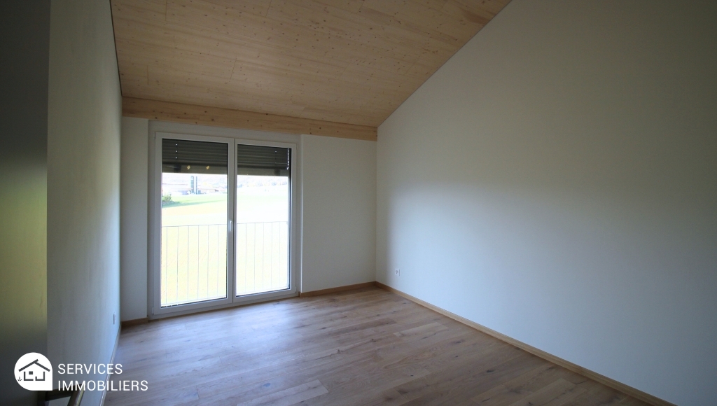 Chambre 2 - stores électrique partout