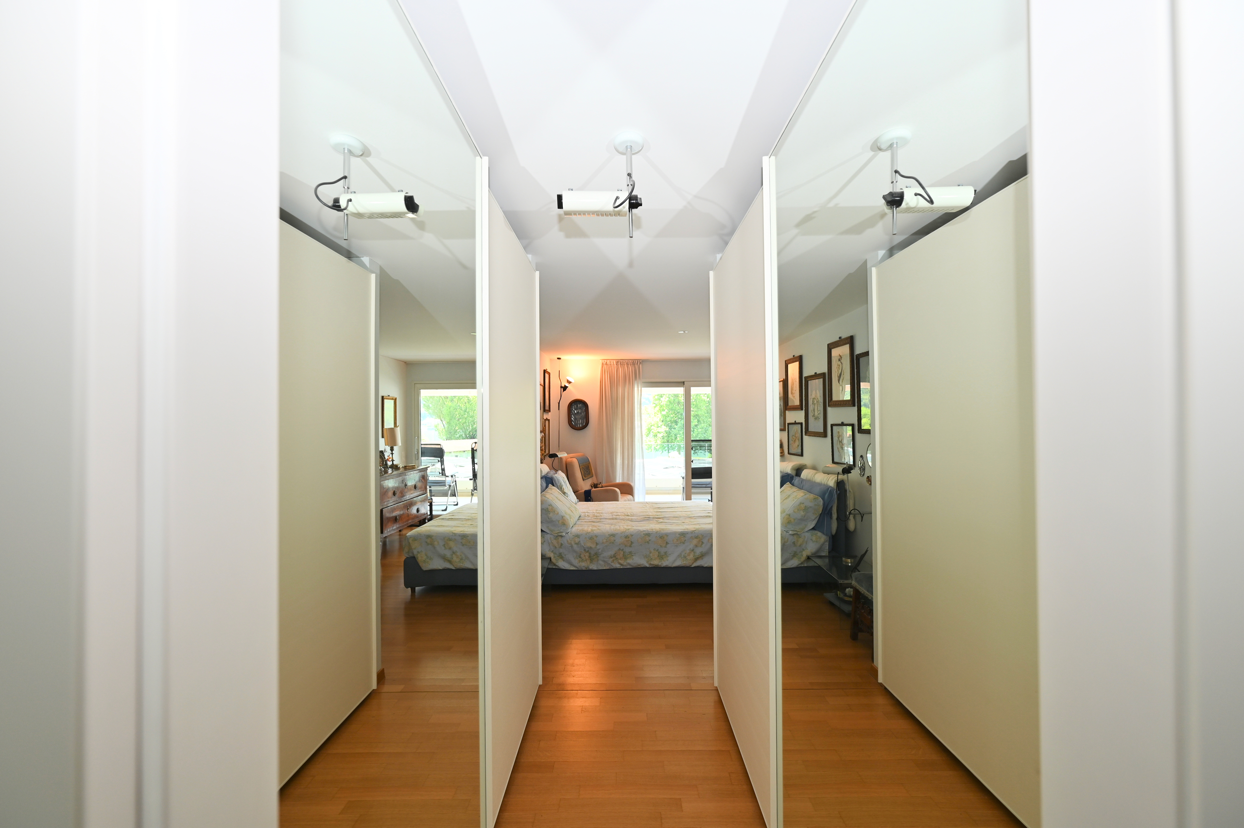 Interior view 7