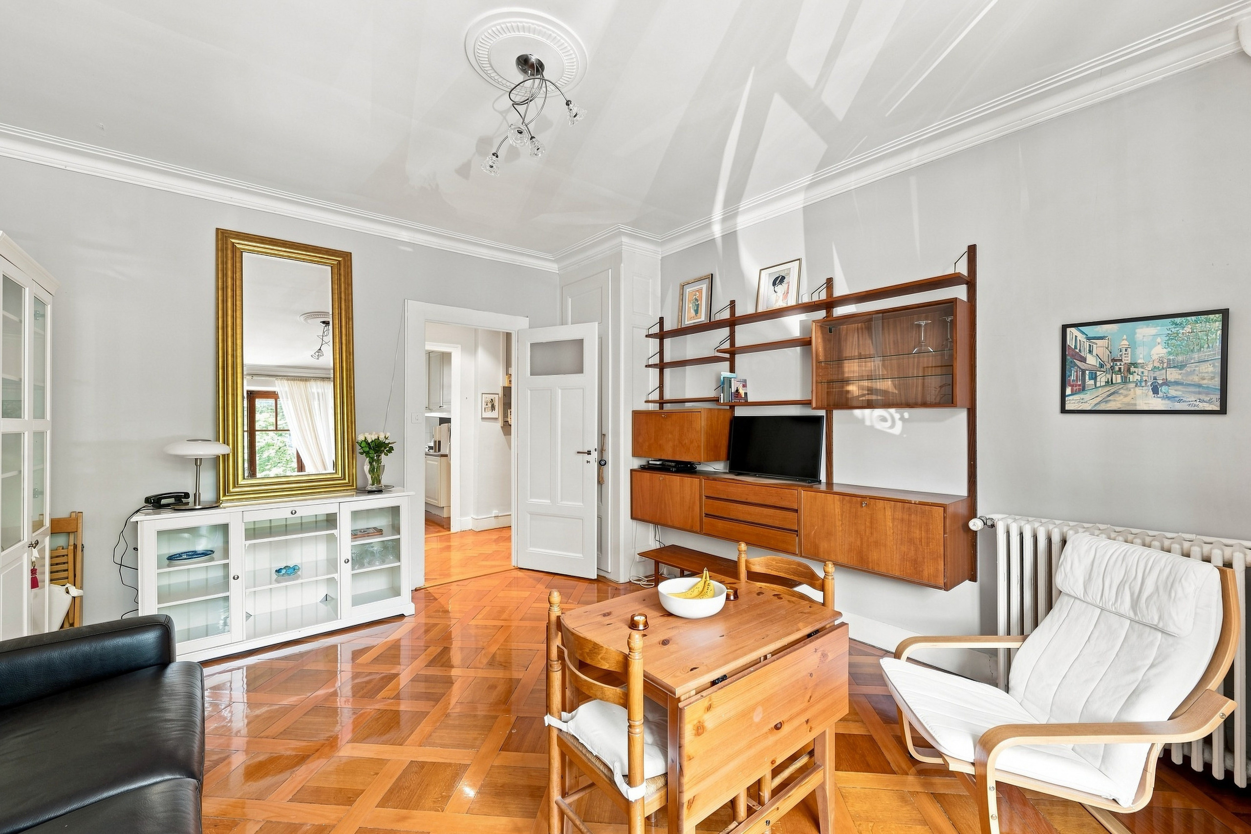 Interior view 3