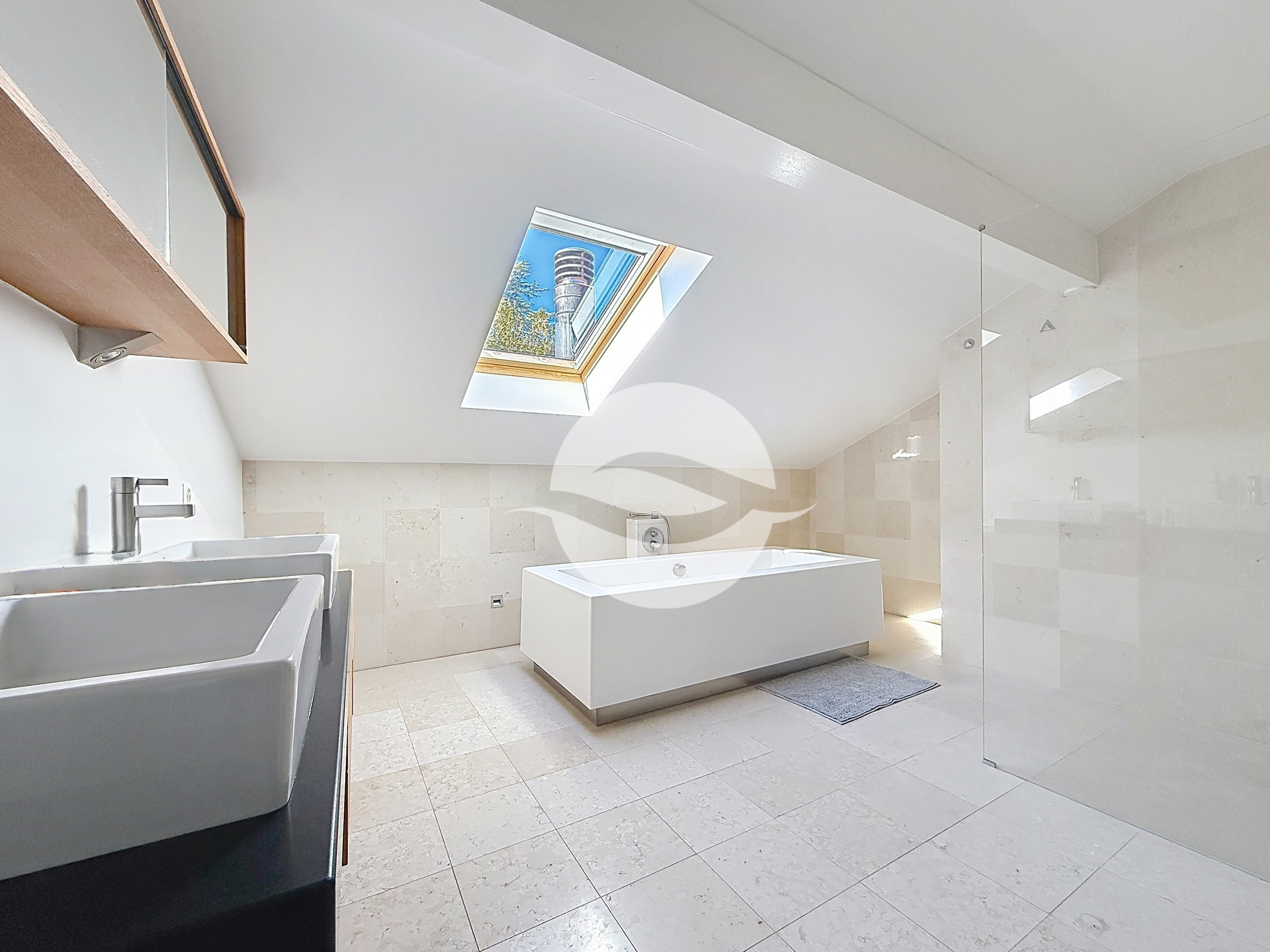 Salle de bains et douche privée