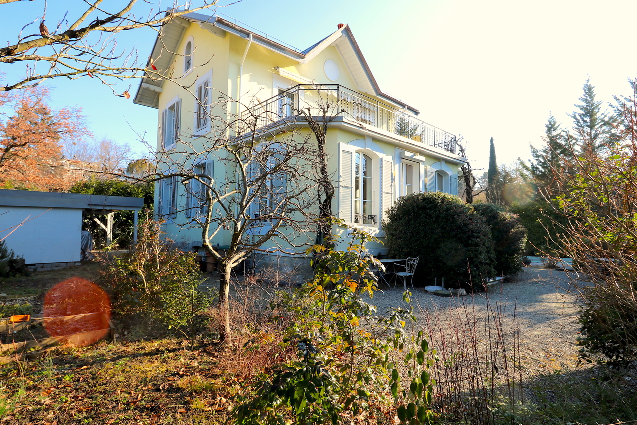 Firstview