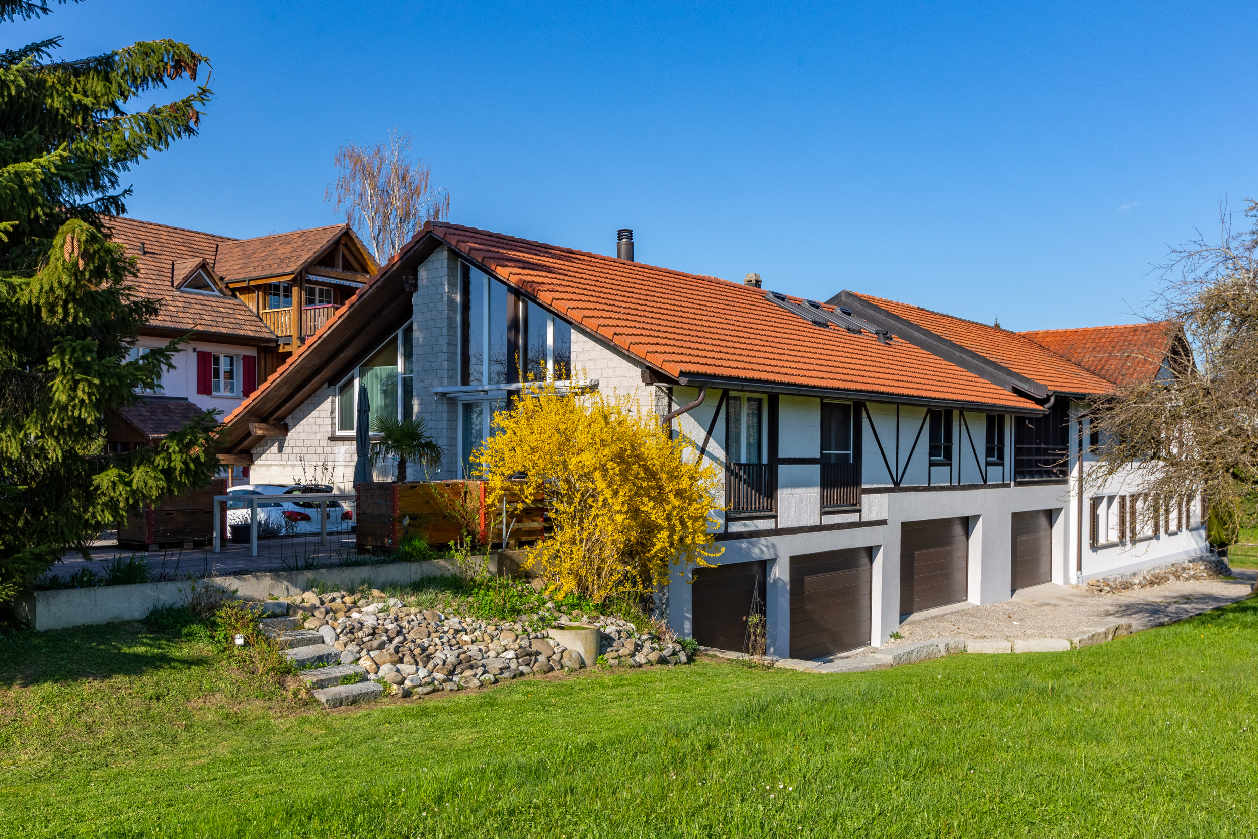 Einzigartige Loftwohnung mit unverbaubarem Ausblick ins Grüne. Einzigartige Loftwohnung mit unverbaubarem Ausblick ins Grüne.