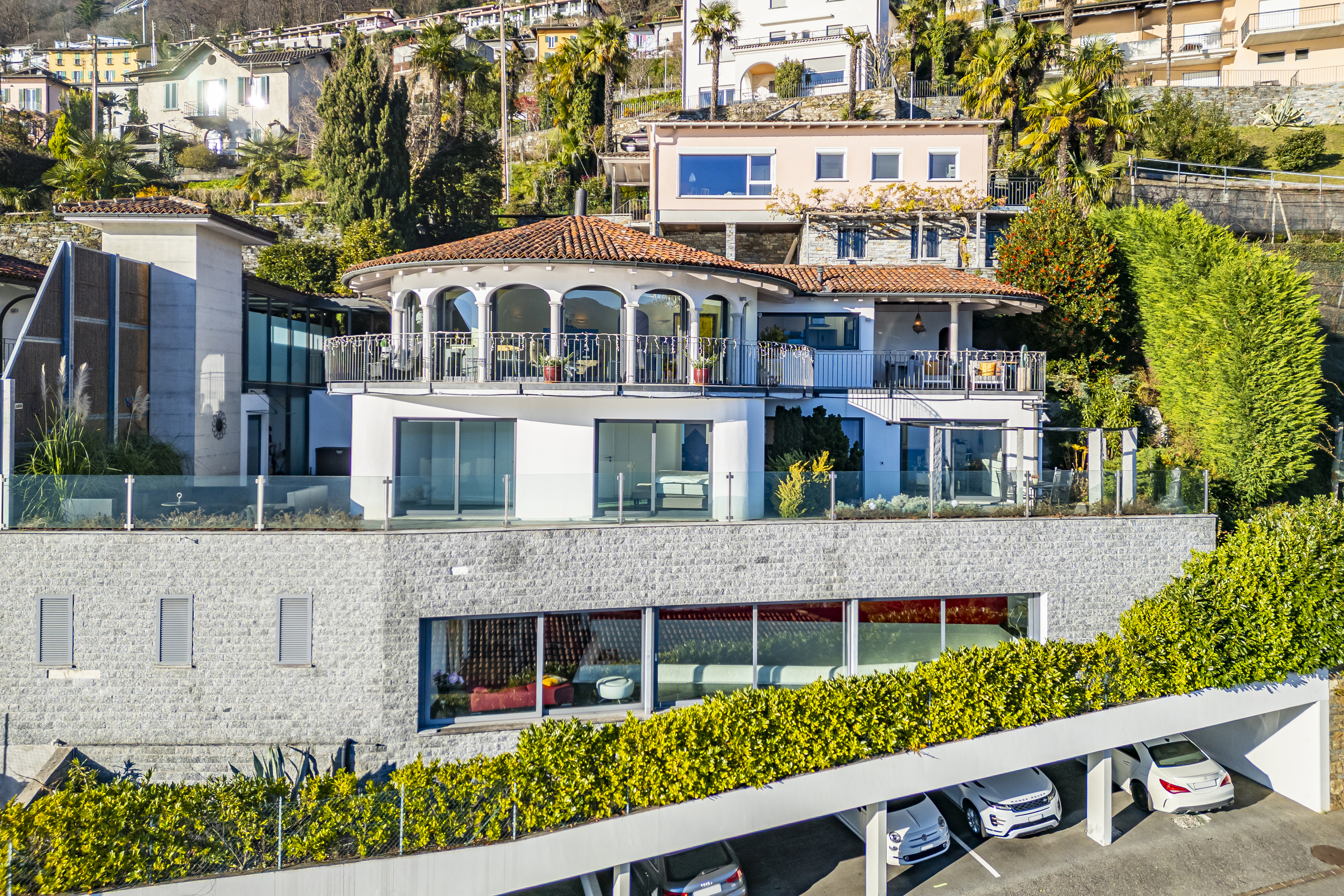 Exterior view 2