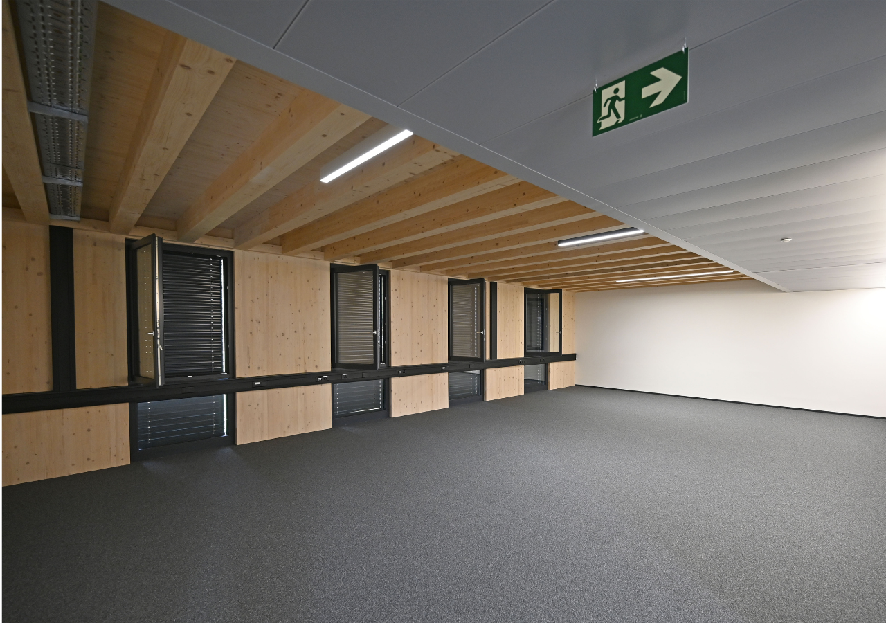 Ateliers modulables, zone industrielle CAPP, Châtel-St-Denis Bâtiment industriel neuf, composé d'ateliers modulables pour la location. Le bâtiment comprend également un appartement.