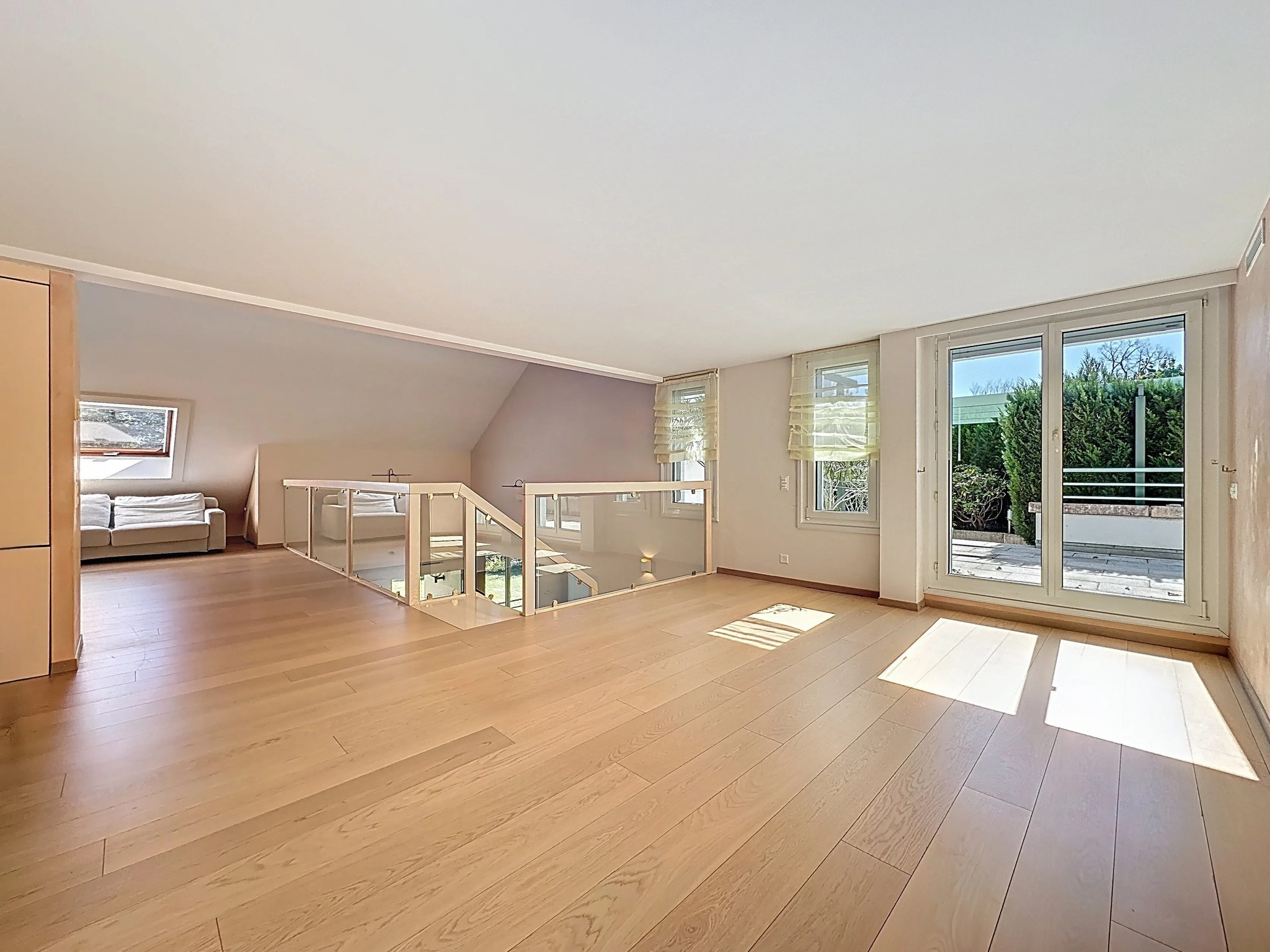 Second salon au 2ème étage, accès terrasse