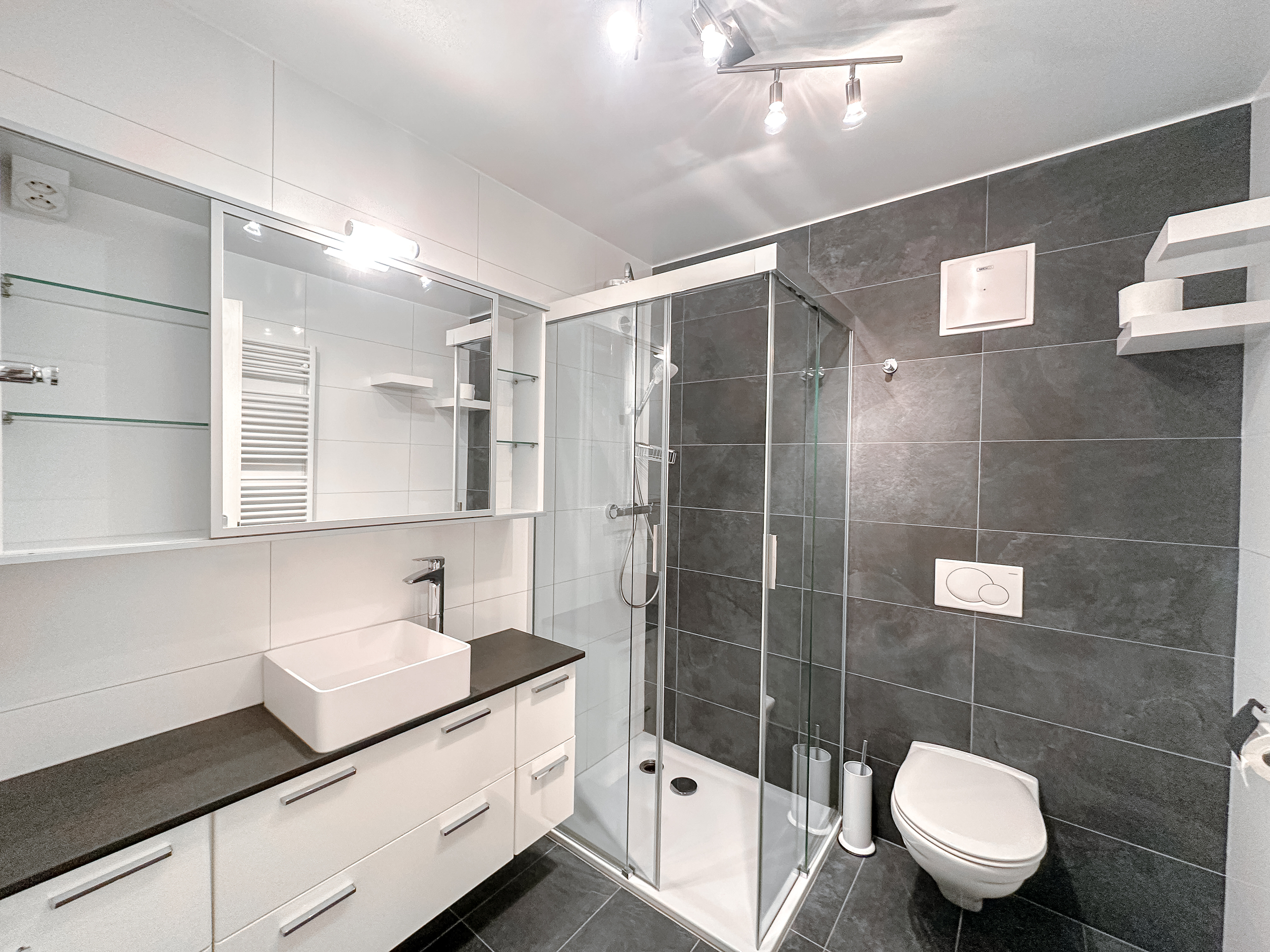 Interior view 7