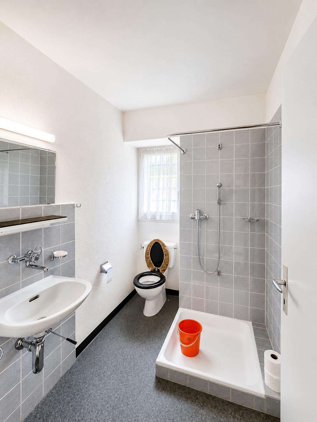 Interior view 5