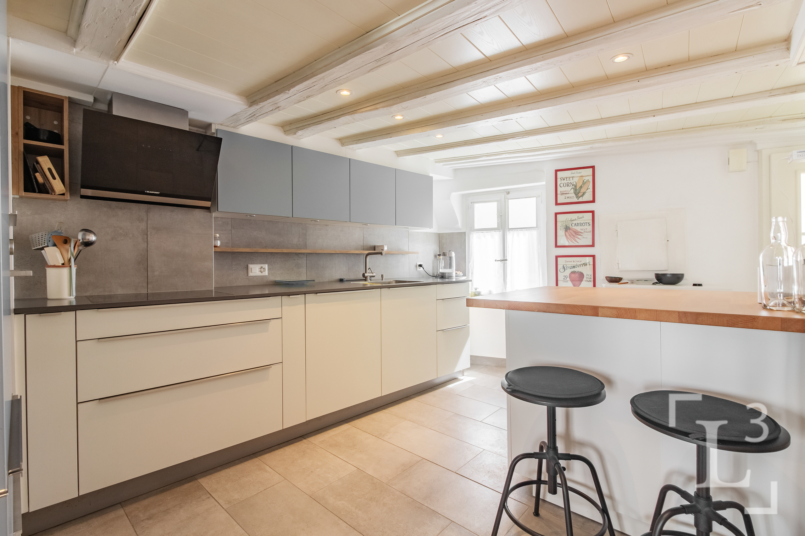 Cuisine ouverte équipée