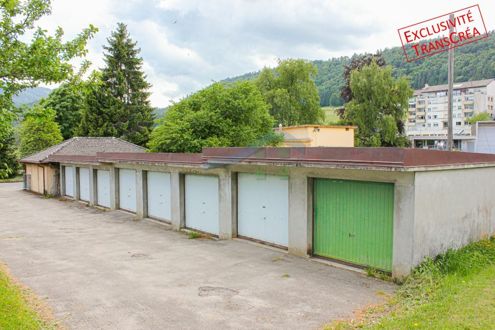 8 boxes garages (1966)