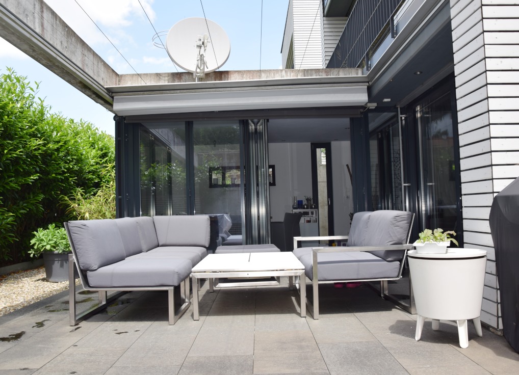gedeckter Sitzplatz