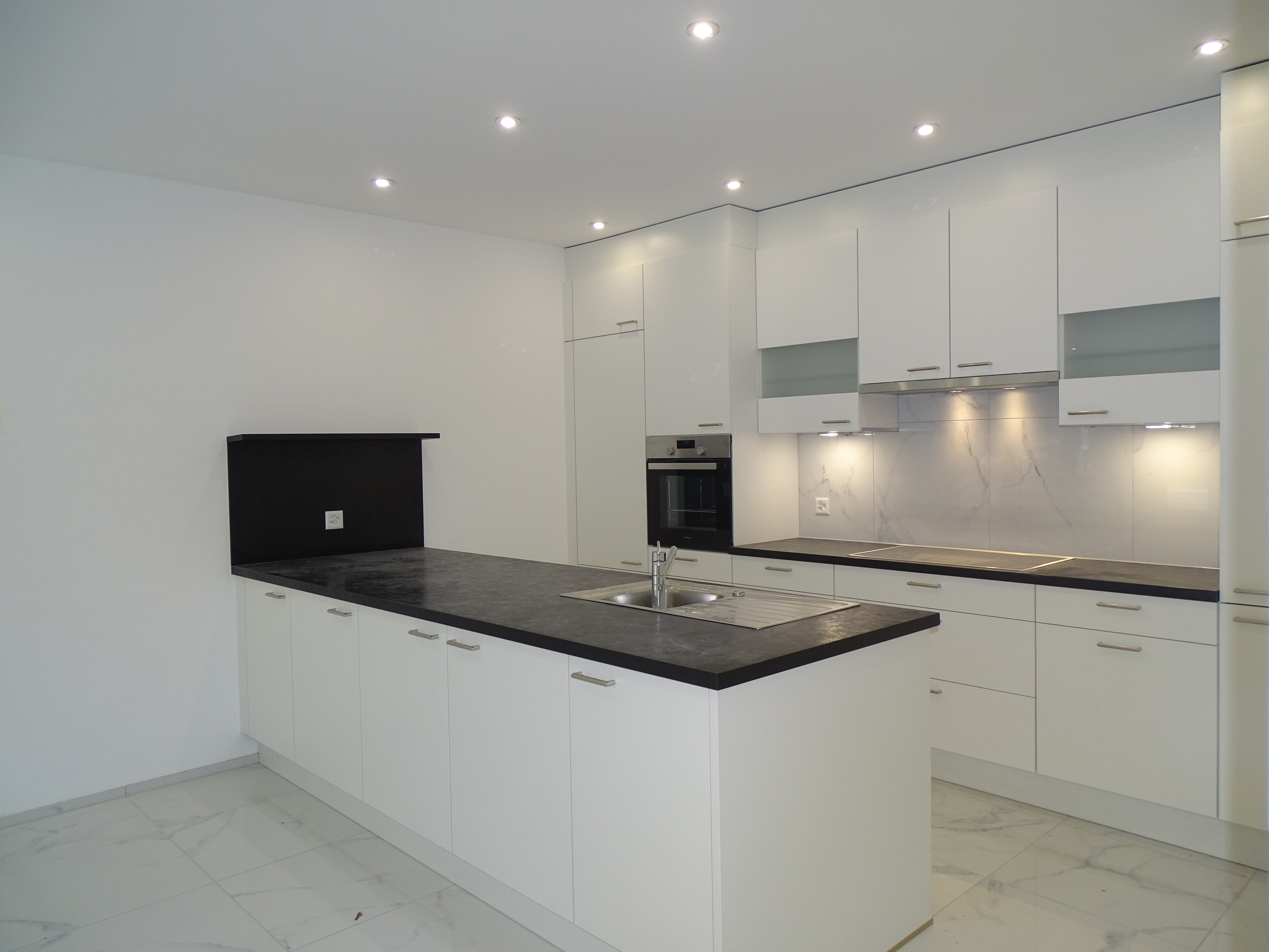 3.5 Zi Wohnung im EG, moderne Wohnküche