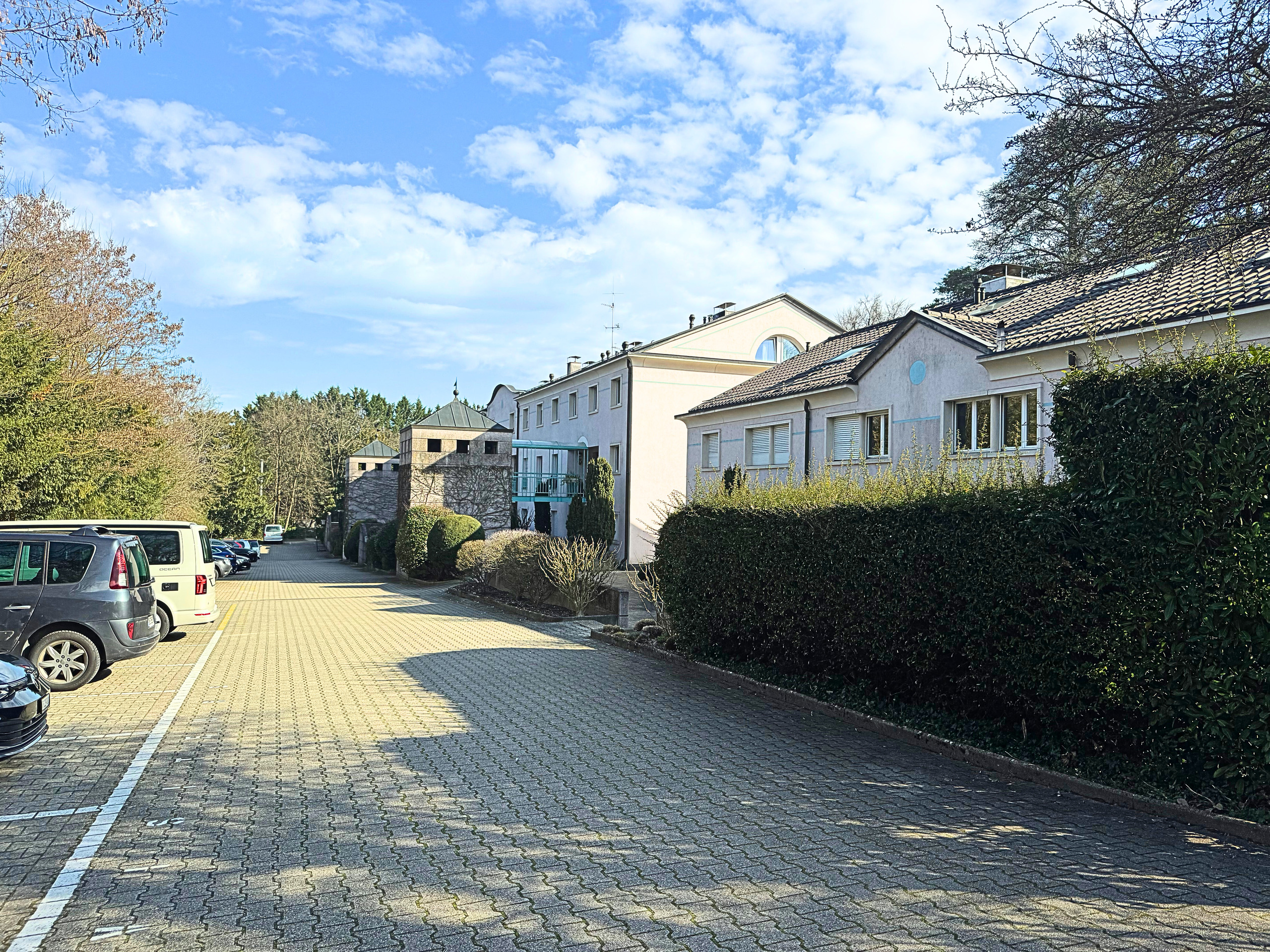 Exterior view 3