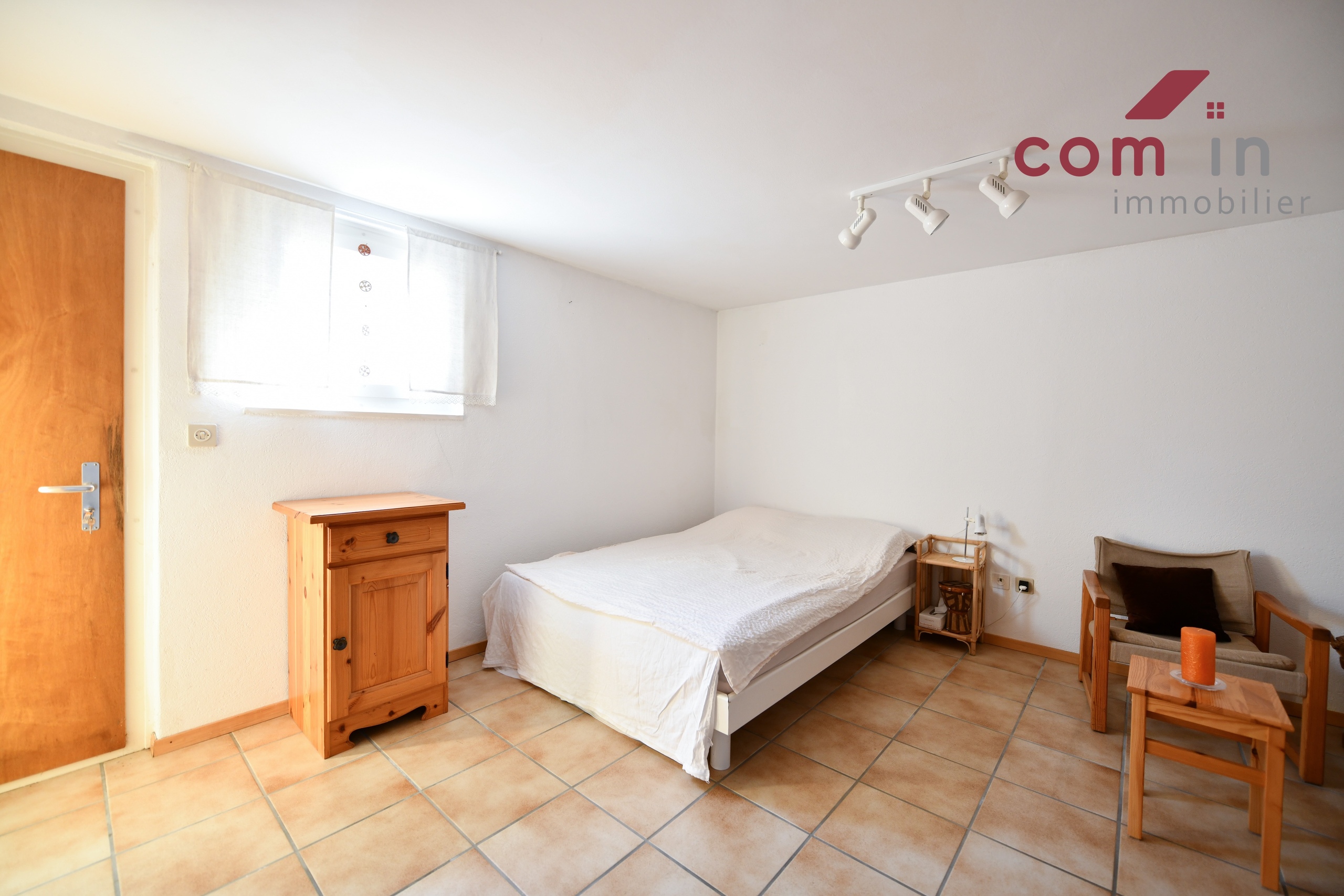 studio indépendant au rez-inférieur
