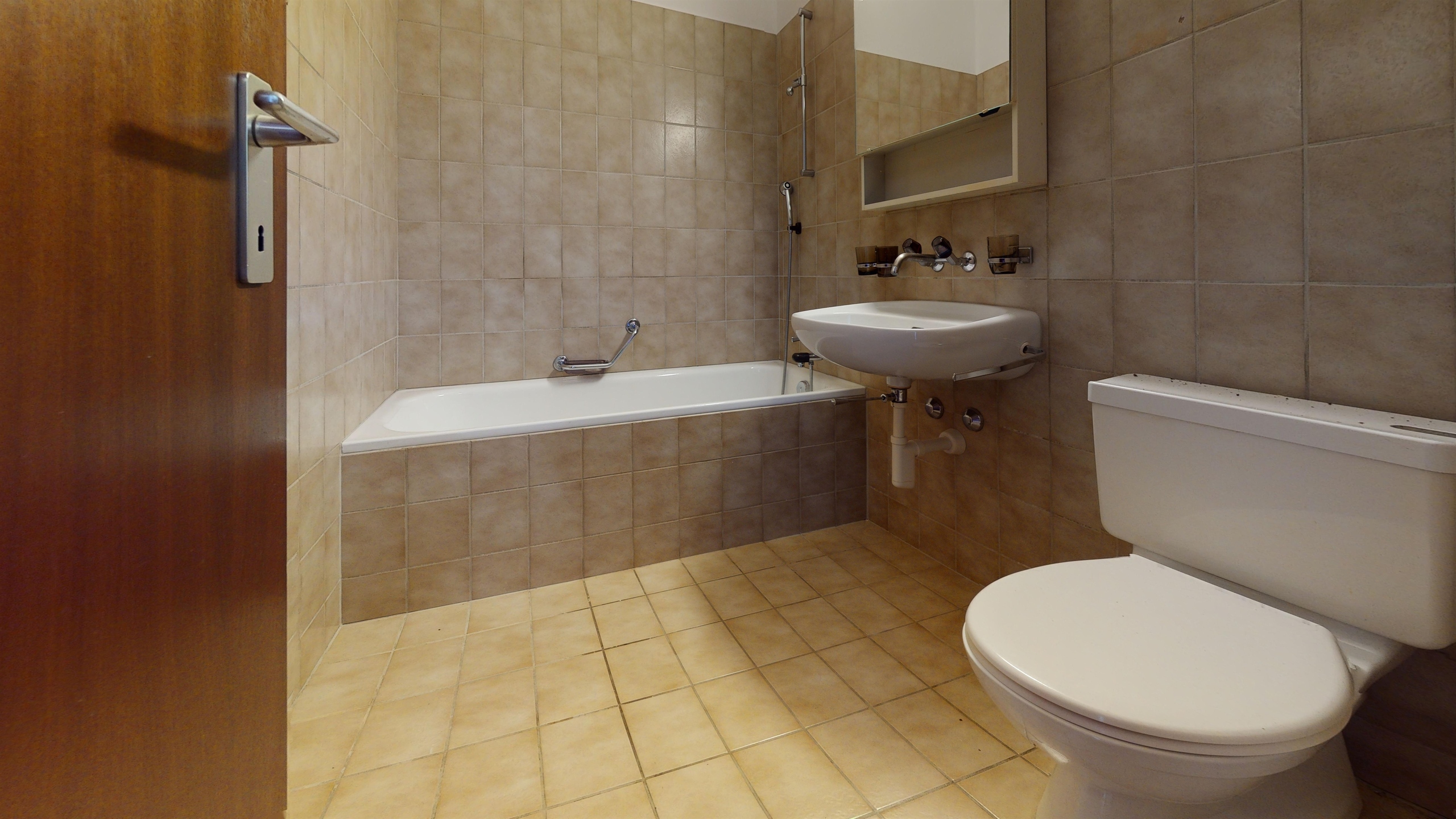 Photo 8