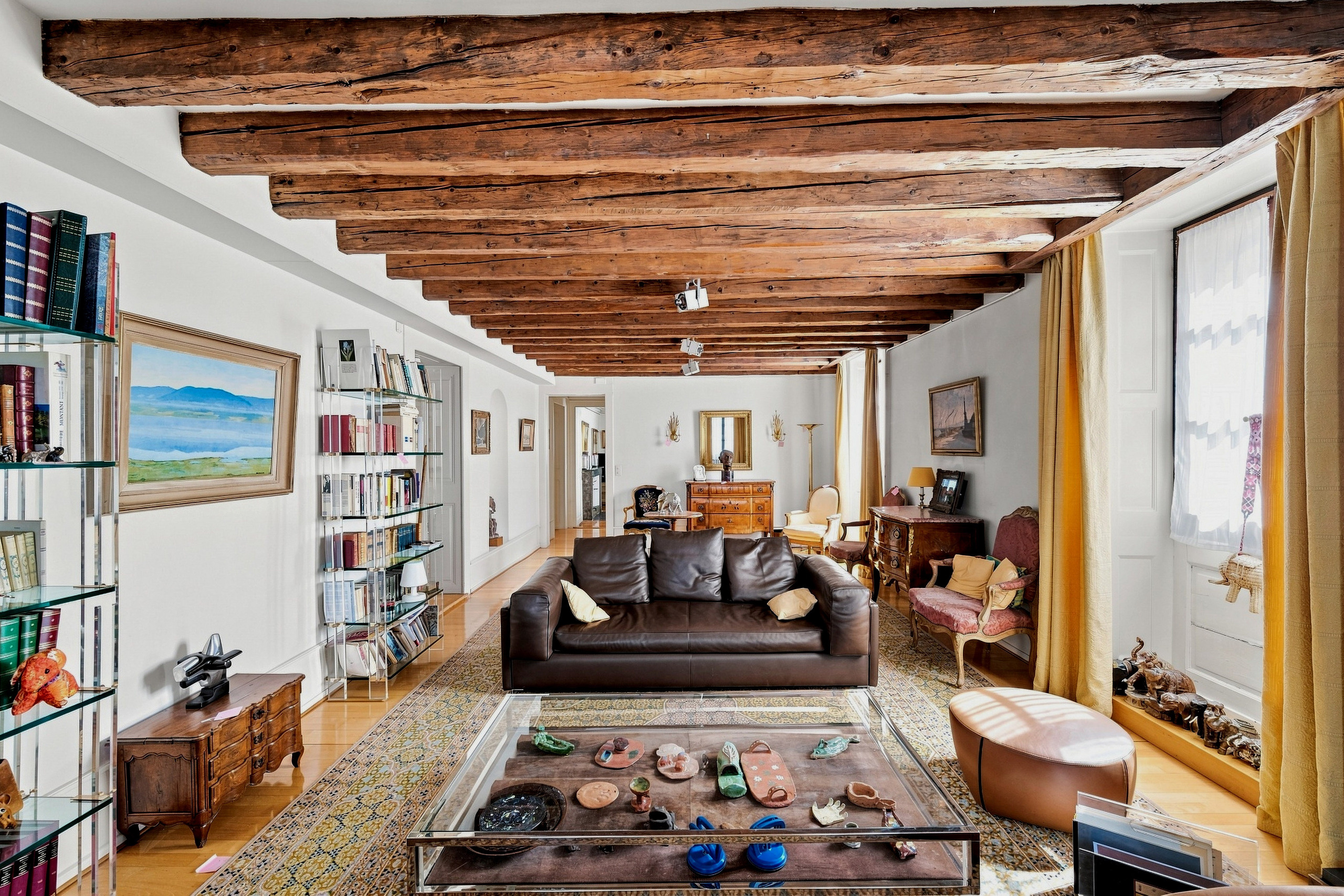 Interior view 2