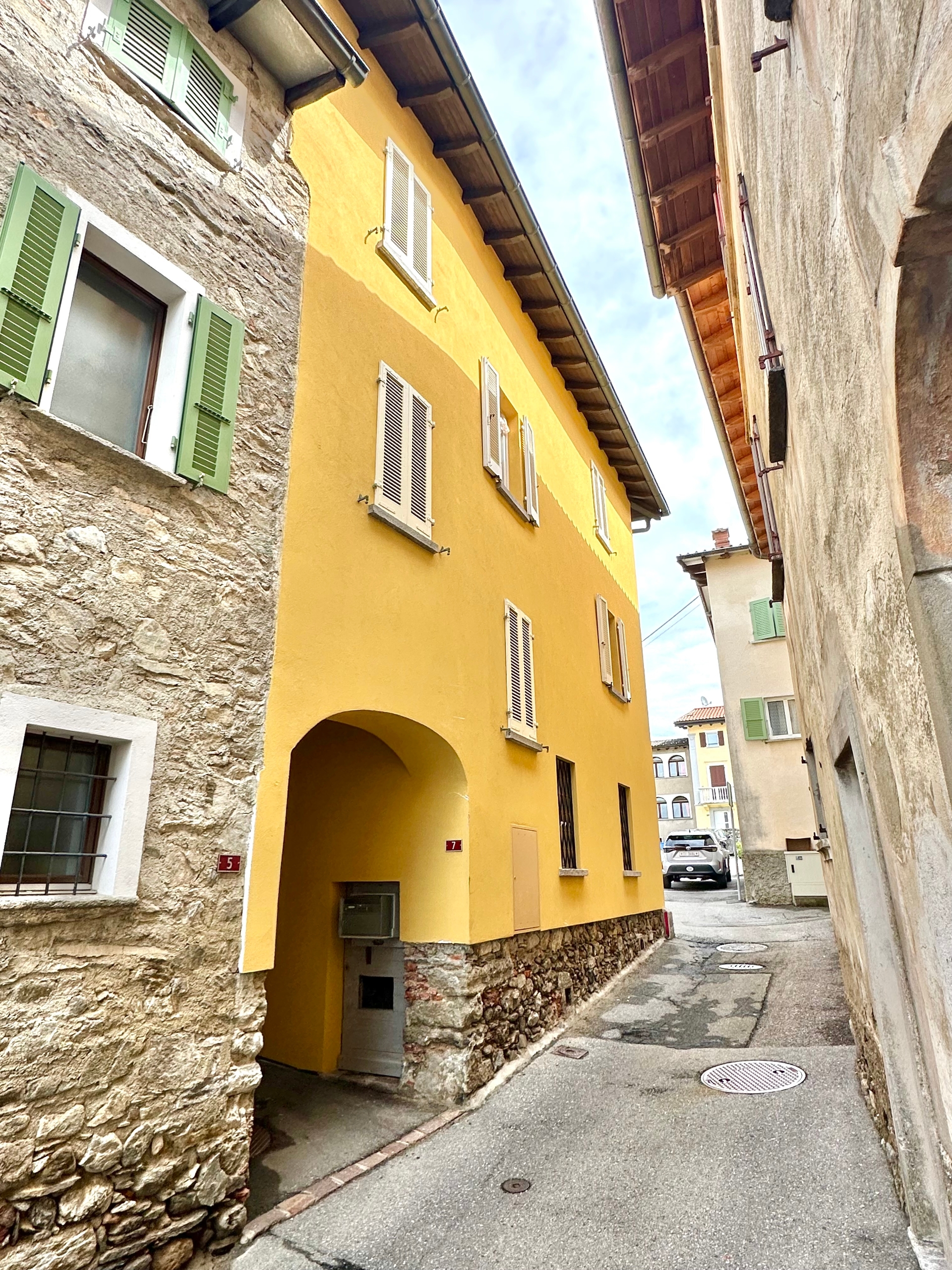 Image 1 Image 1