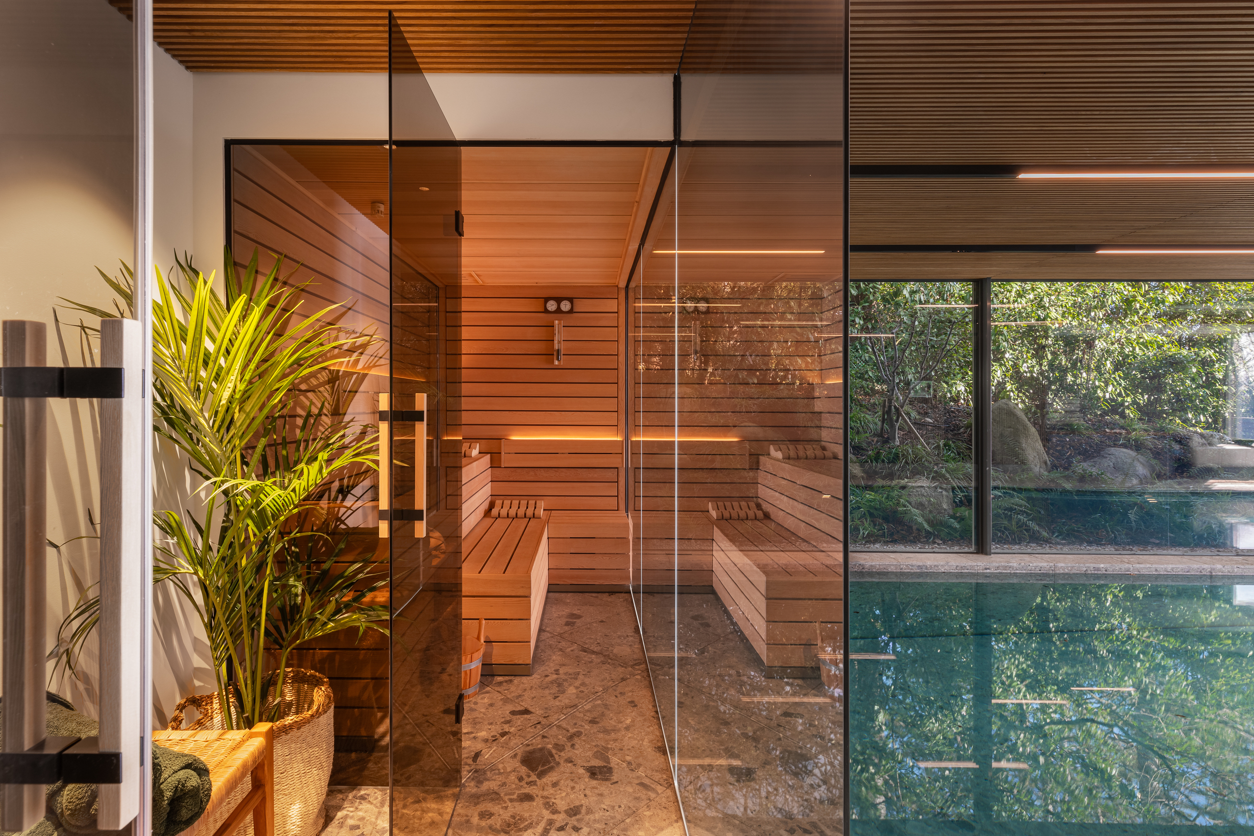 Sauna/Hammam with shower and indoor pool Sauna/Hammam with shower and indoor pool