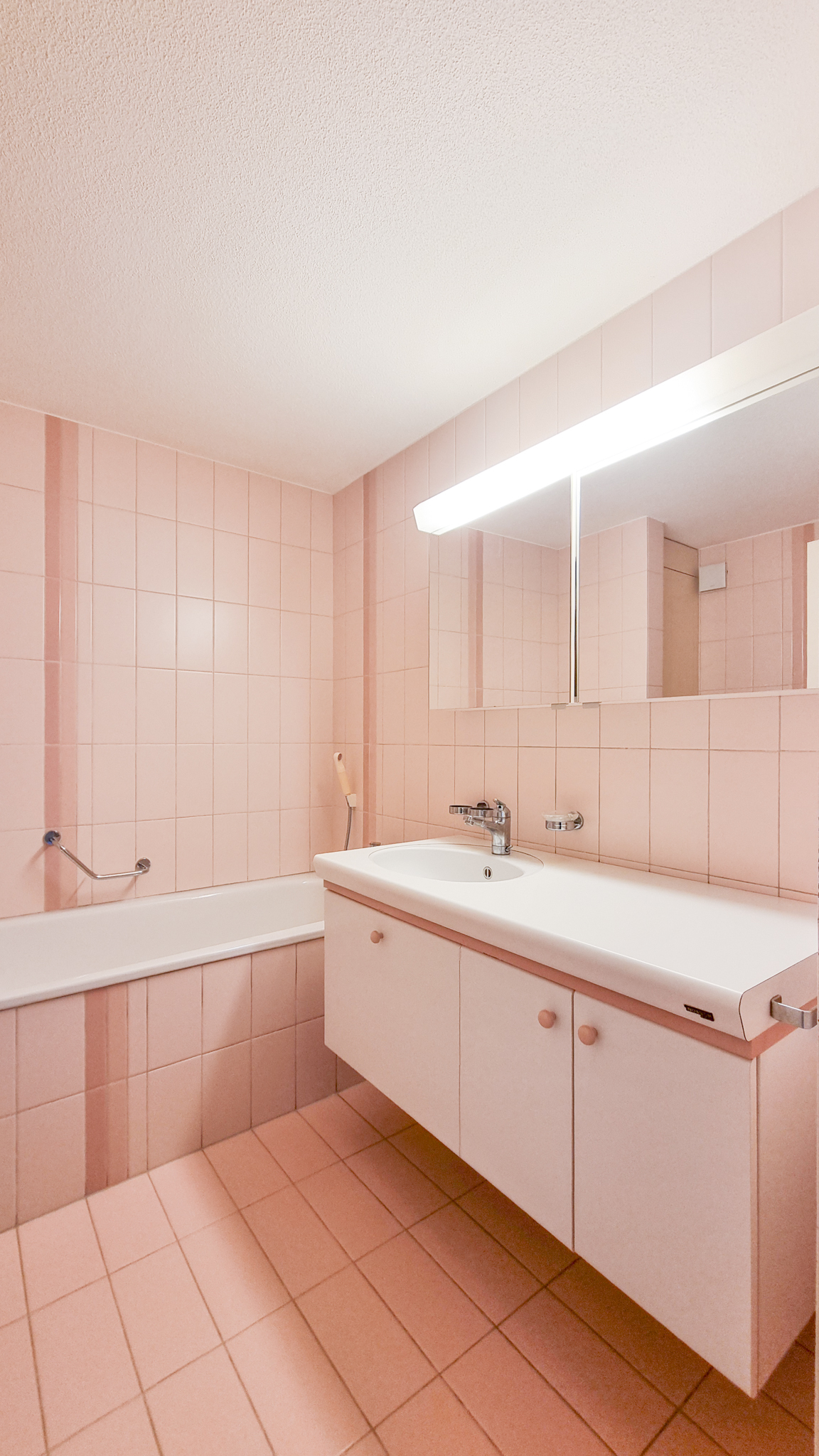 Bad mit Doppelwaschtisch 