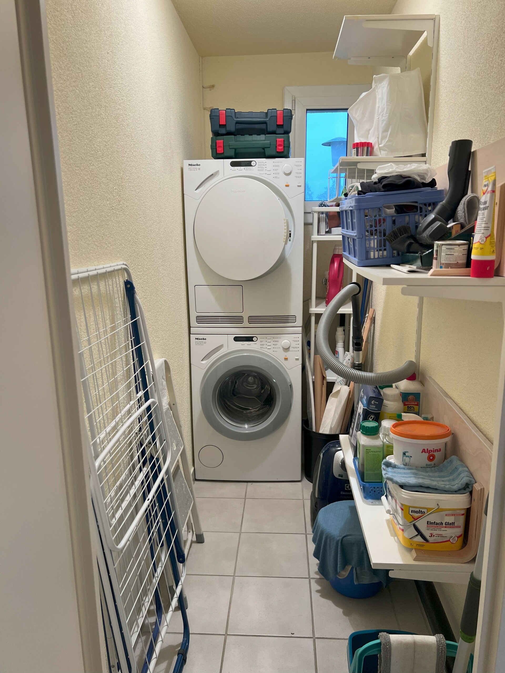 Reduit mit Waschturm Reduit mit Waschturm