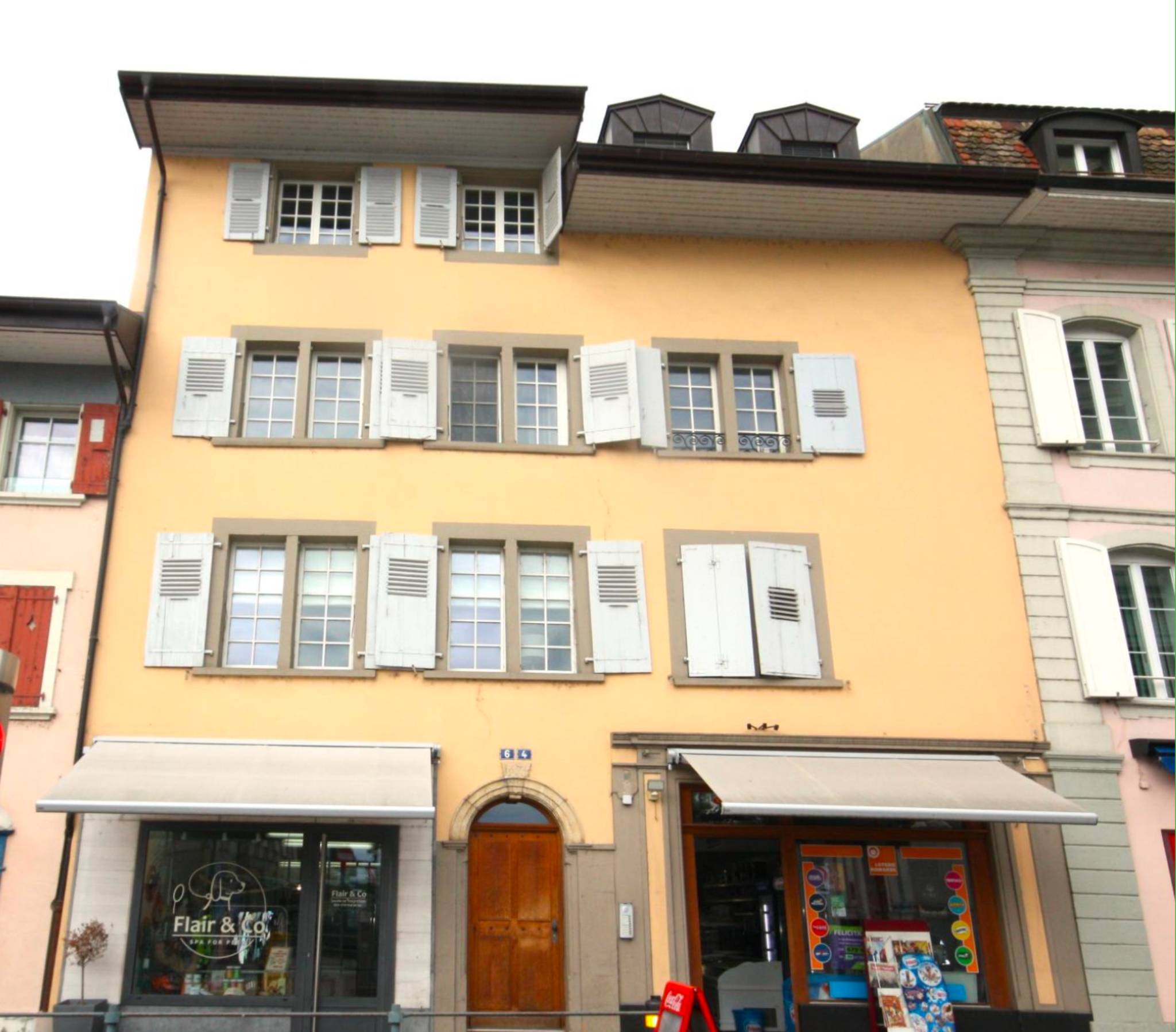 Photo 1