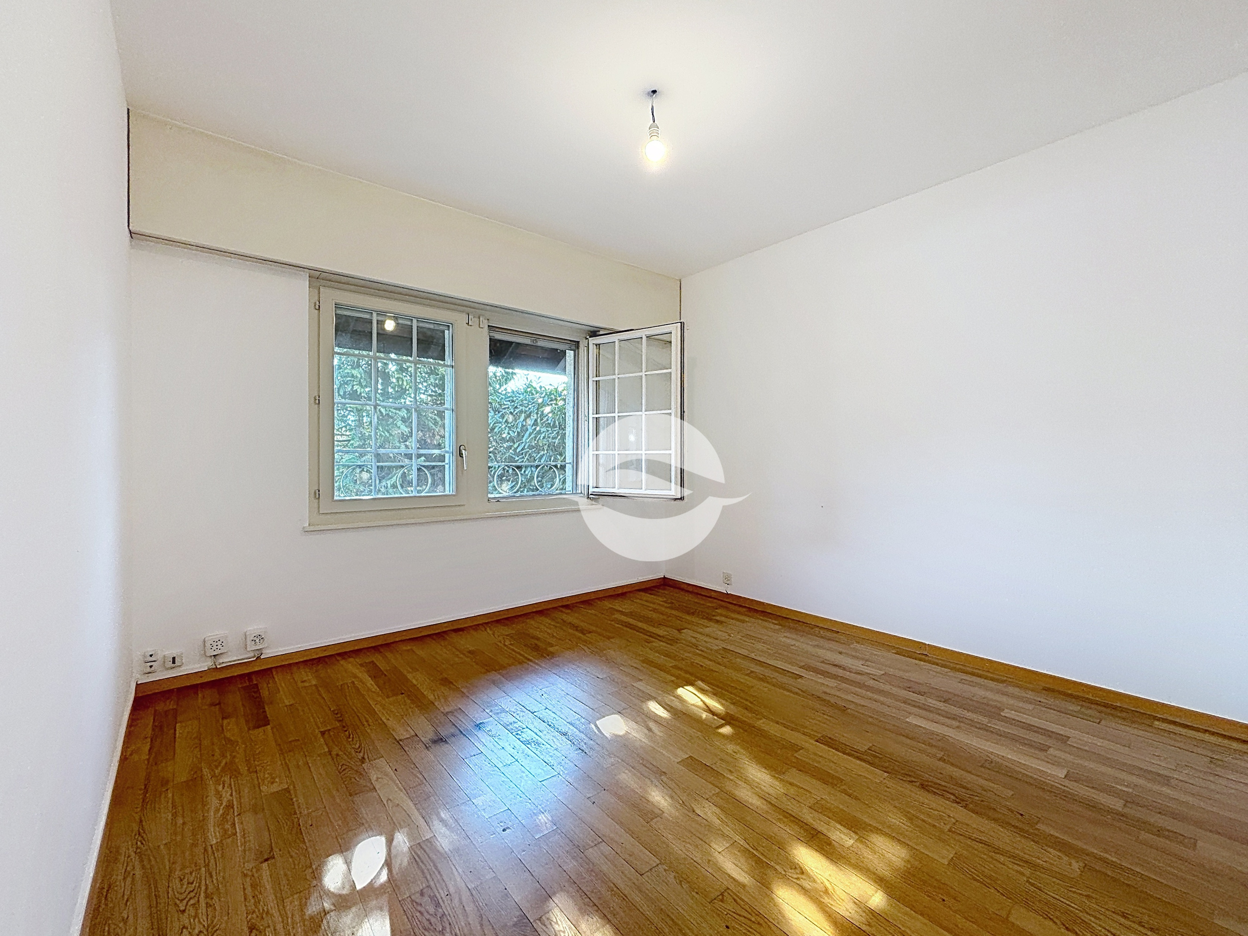 Chambre à coucher 3