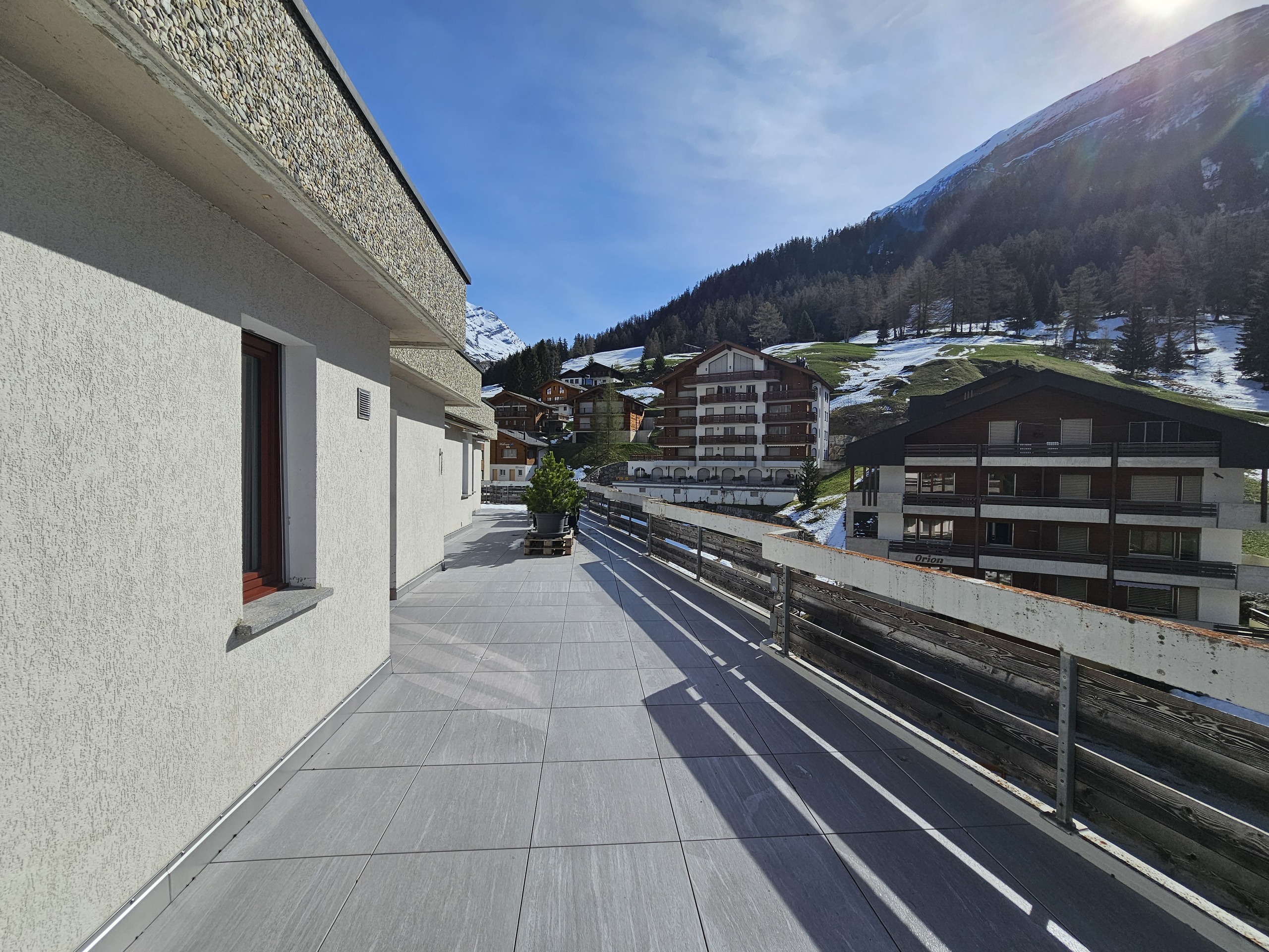 Exterior view 3