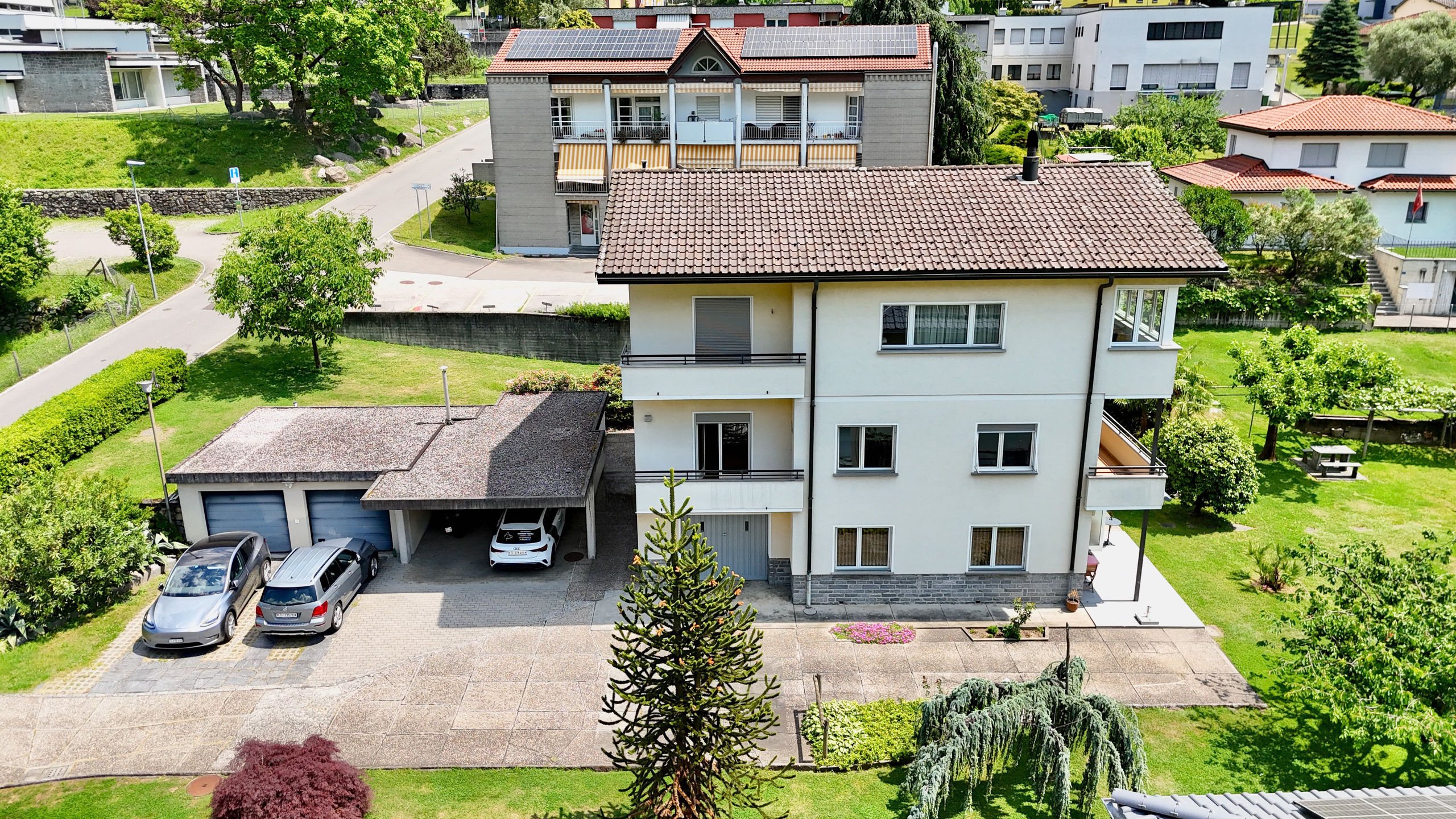 Exterior view 2