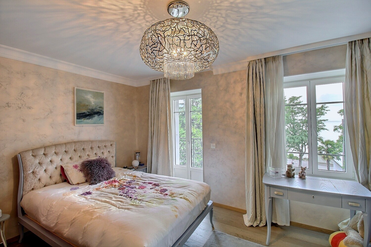 Interior view 4