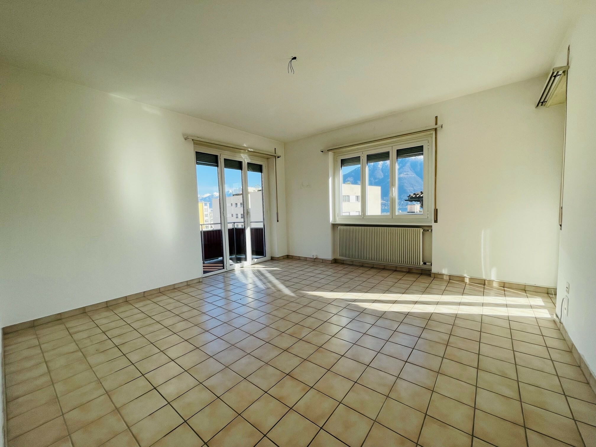 2.OG 3-Zimmer Wohnung Via Gottardo 52 Wohnzimmer 2.OG 3-Zimmer Wohnung Via Gottardo 52 Wohnzimmer