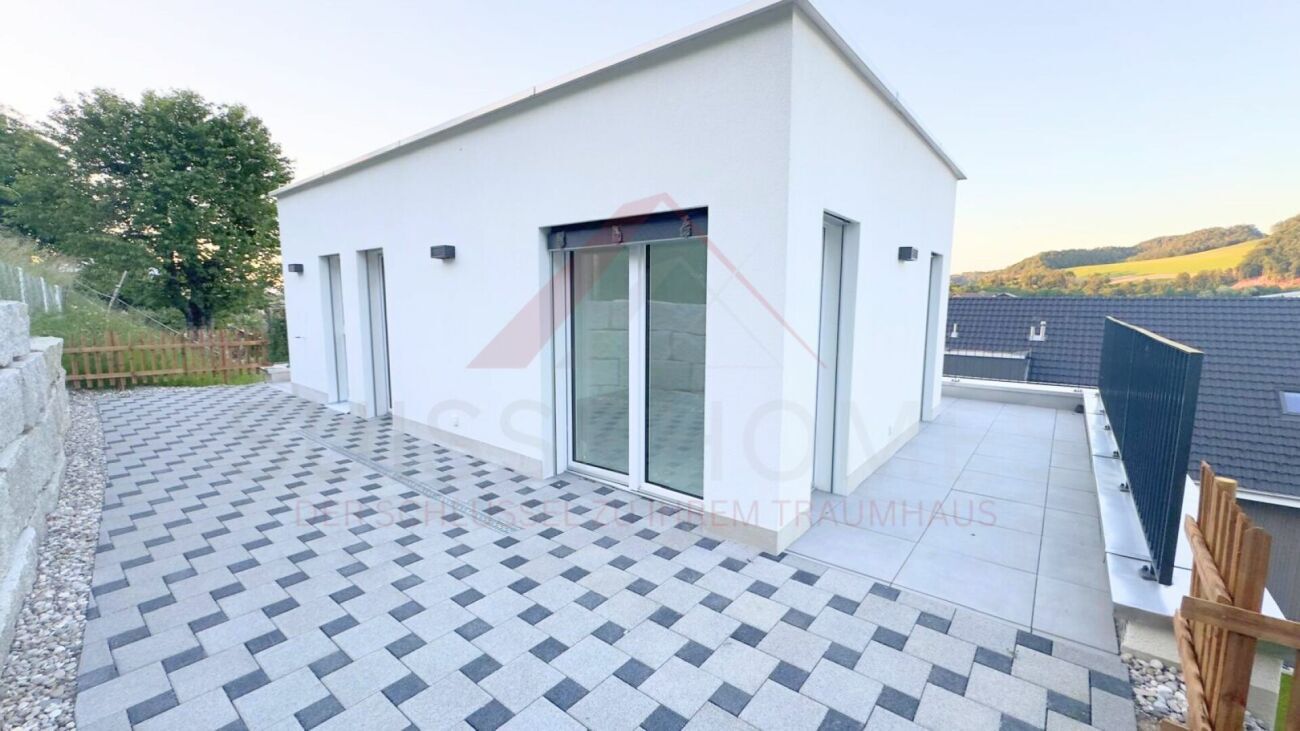 Fassadenansicht (Front, Rückseite, Seite) ? Vue de la façade (avant, arrière, côté)