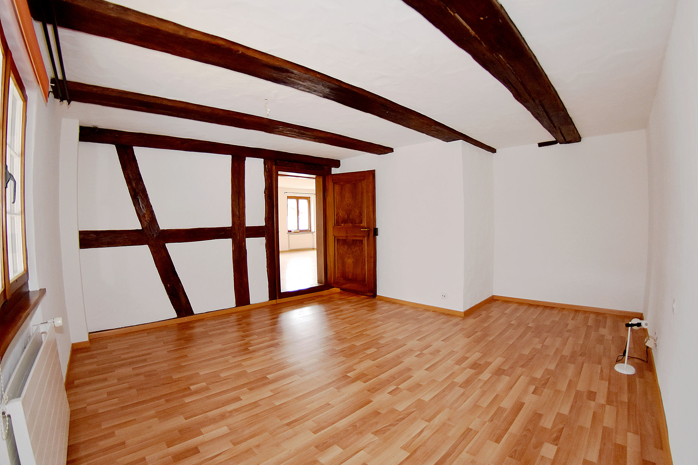 Das grosszügige Zimmer 2 im OG Das grosszügige Zimmer 2 im OG