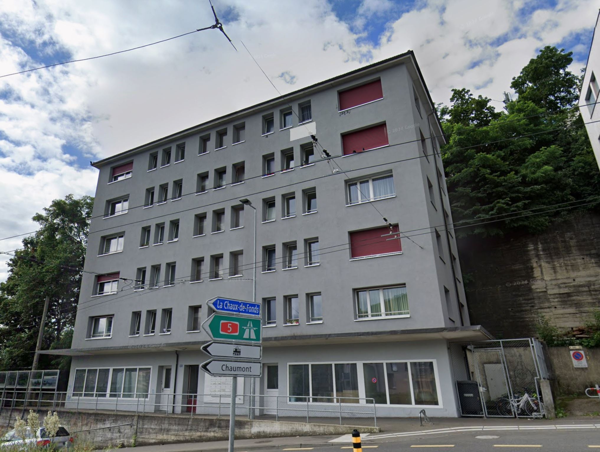 Exterior view 3