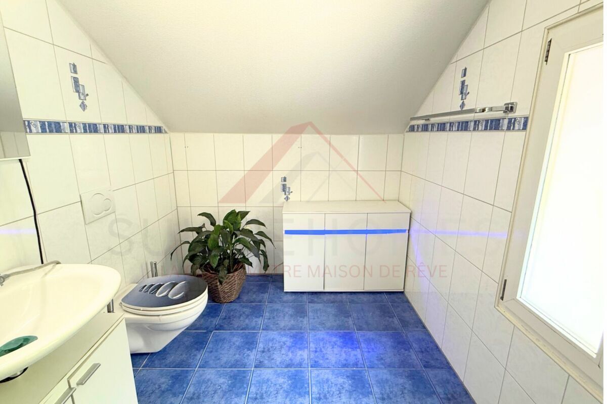 Badezimmer mit Dusche ? Salle de bains avec douche Badezimmer mit Dusche ? Salle de bains avec douche