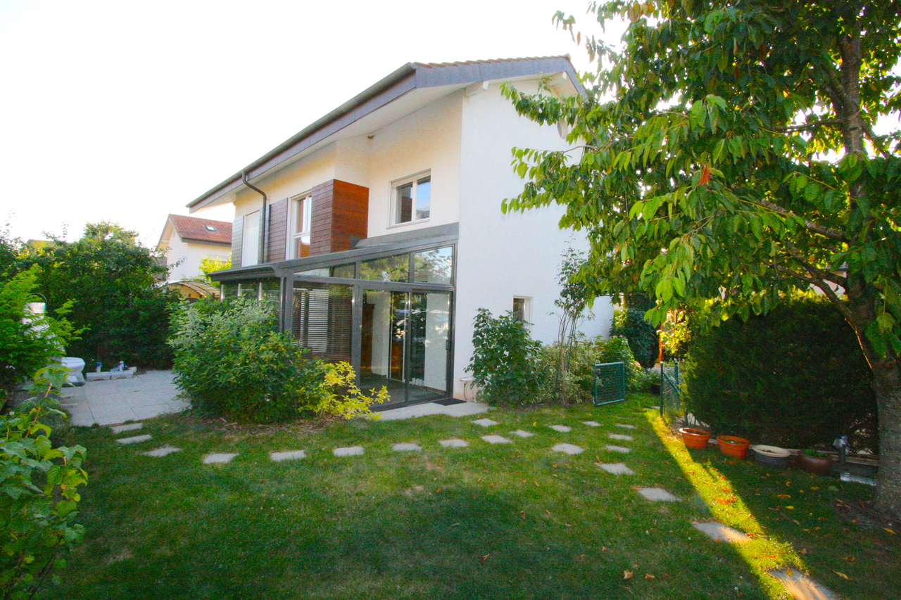 Firstview
