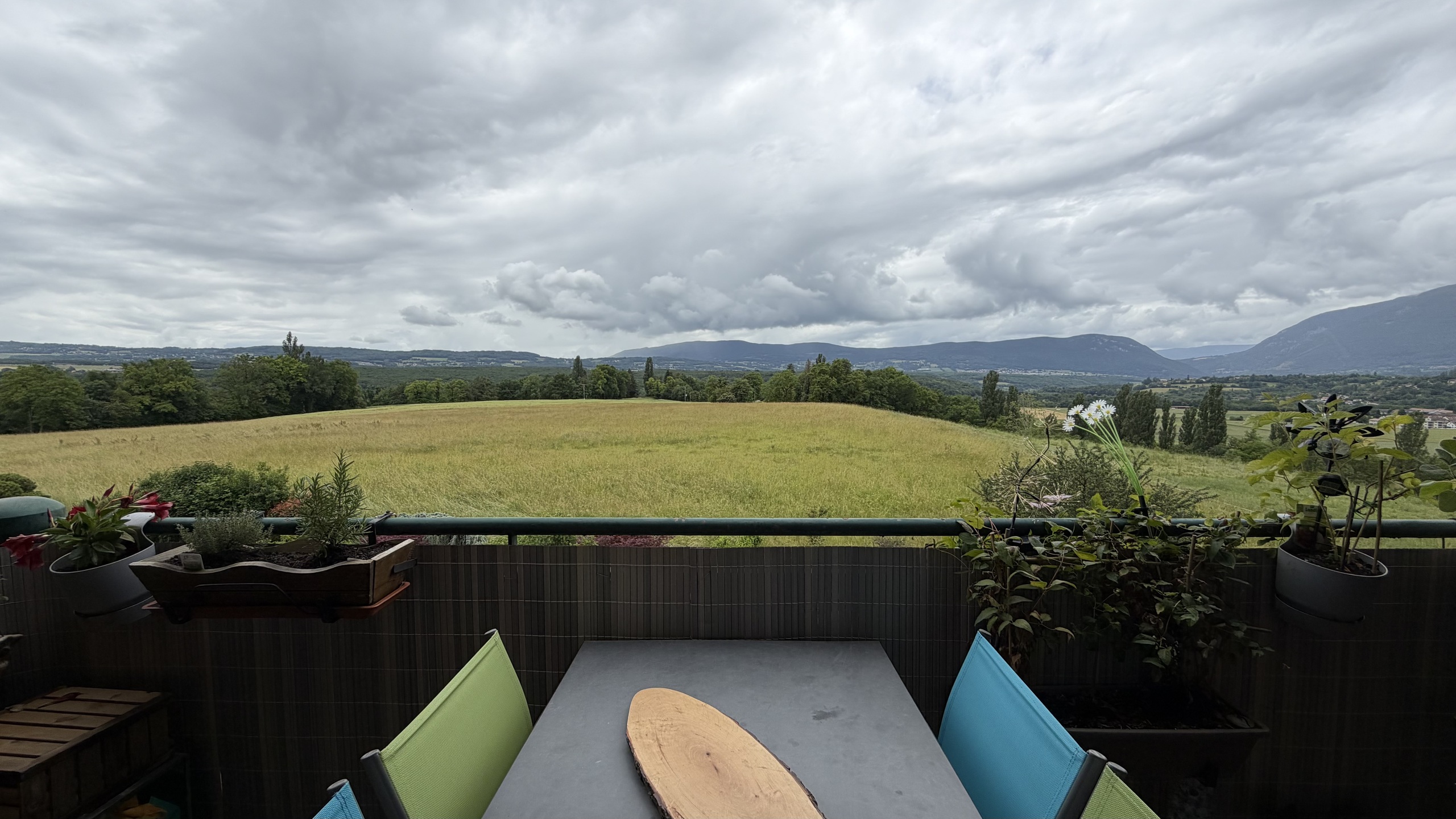 Vue dégagée sur la campagne Vue dégagée sur la campagne