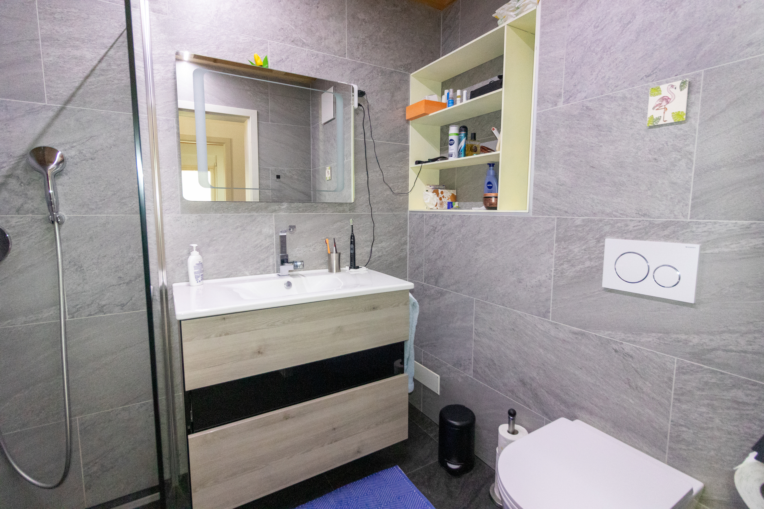 Interior view 22