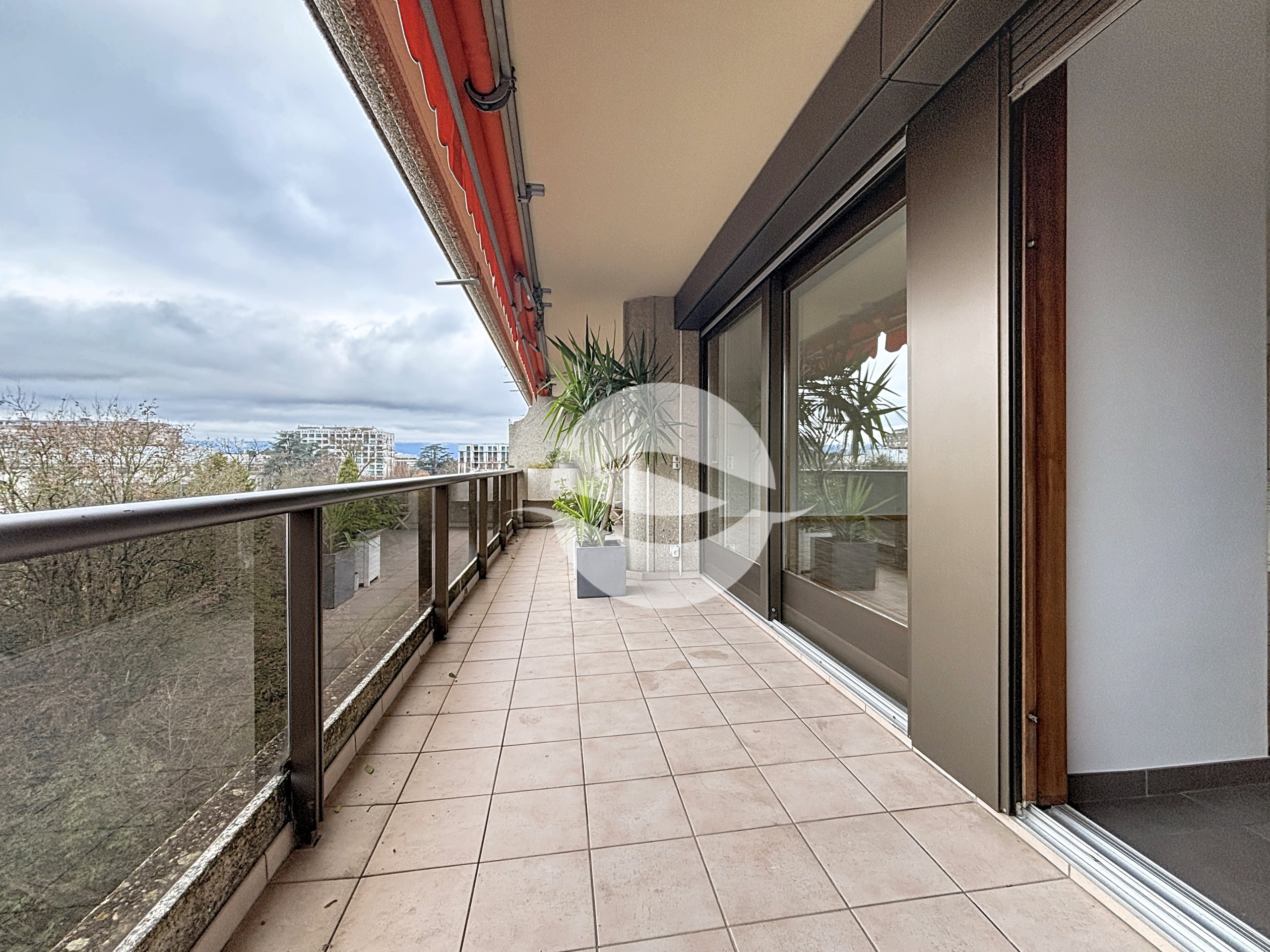 Terrasse couverte orientée Sud Terrasse couverte orientée Sud