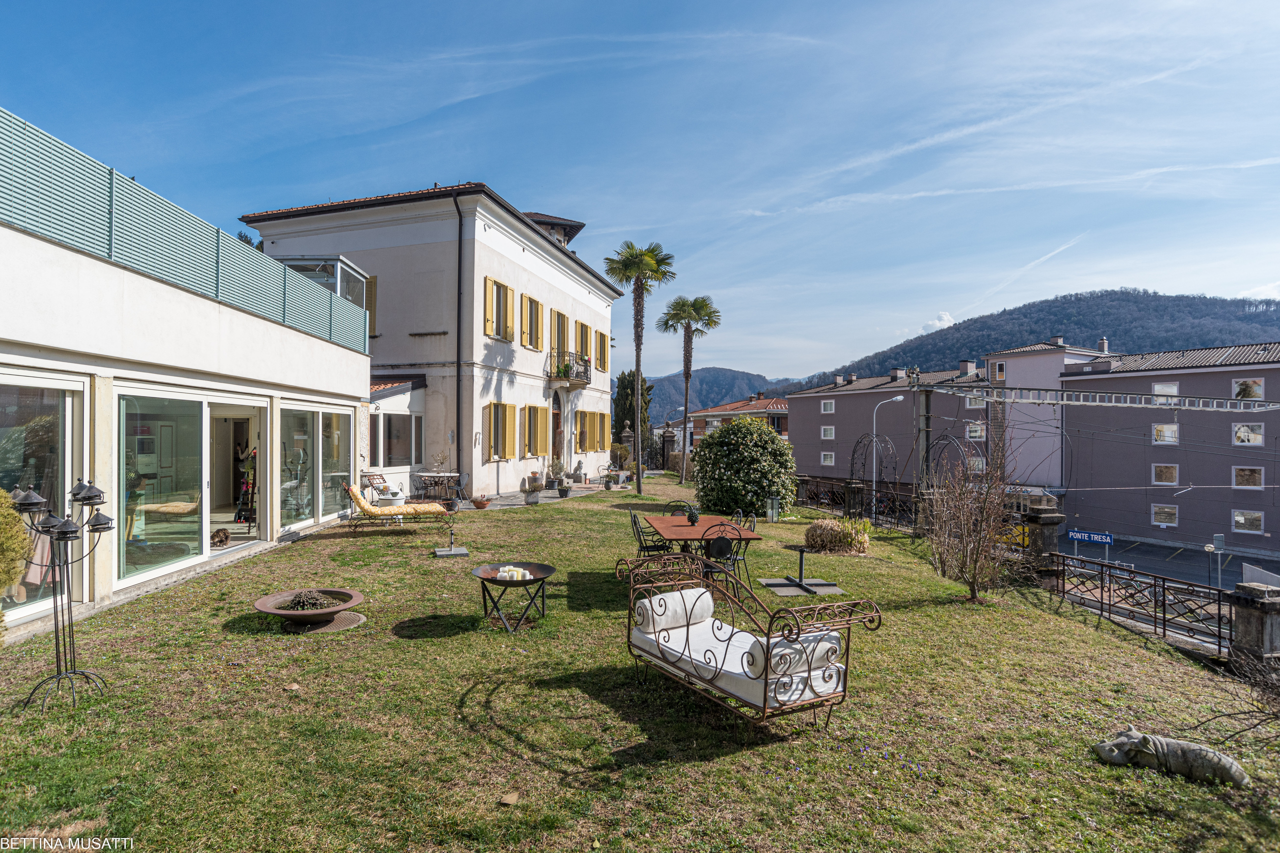 Exterior view 4