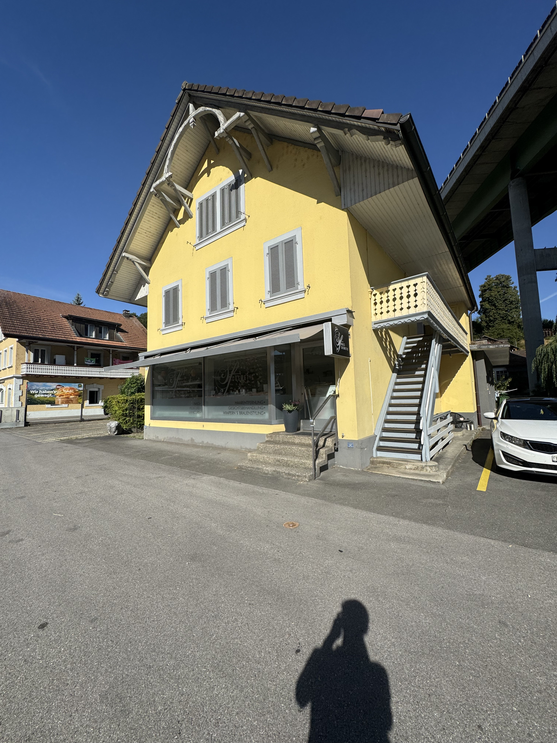 Exterior view 7