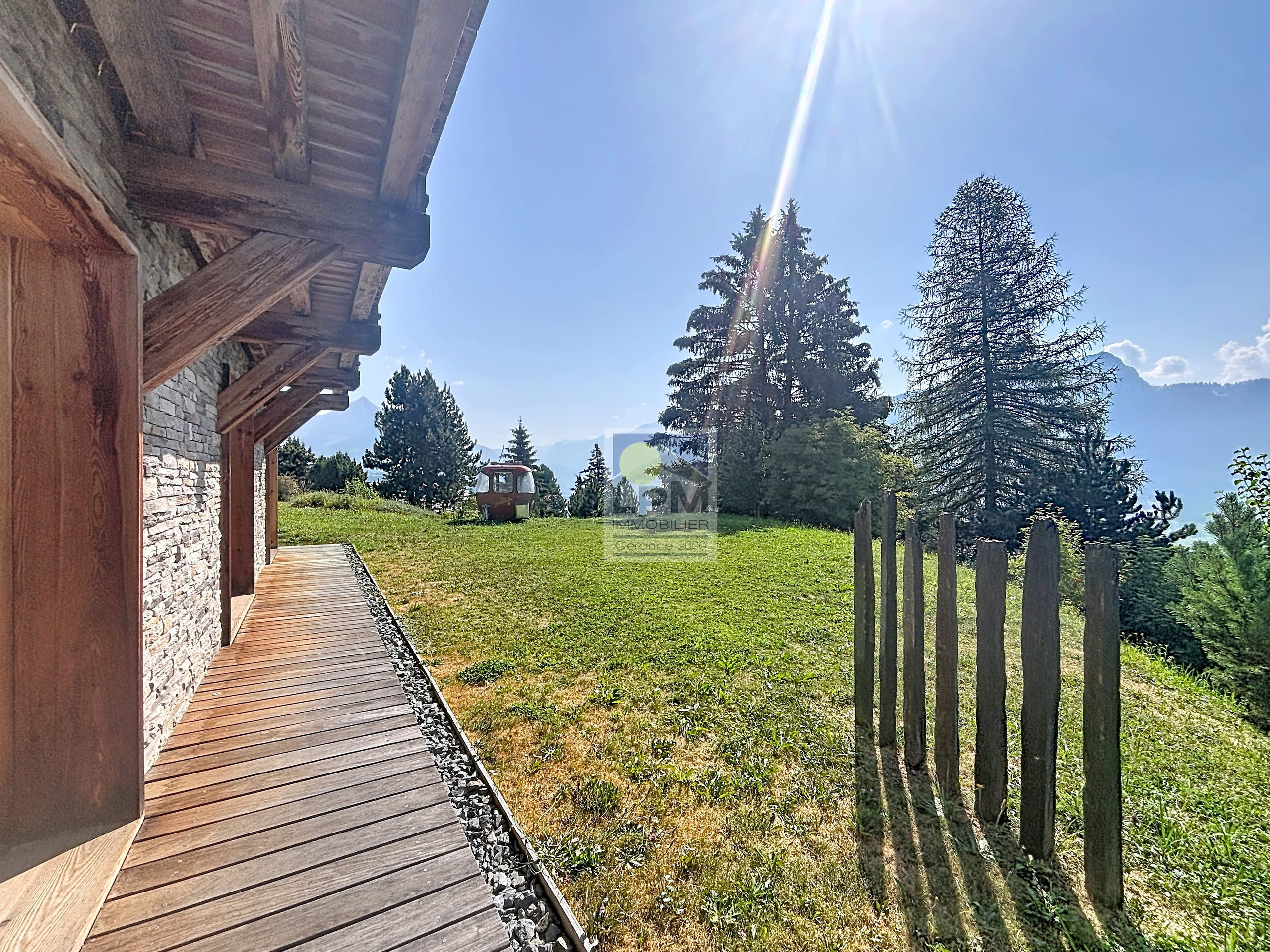 Exterior view 5