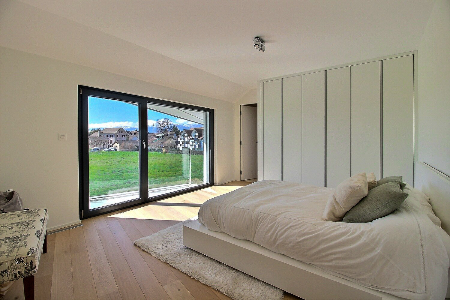 Interior view 8