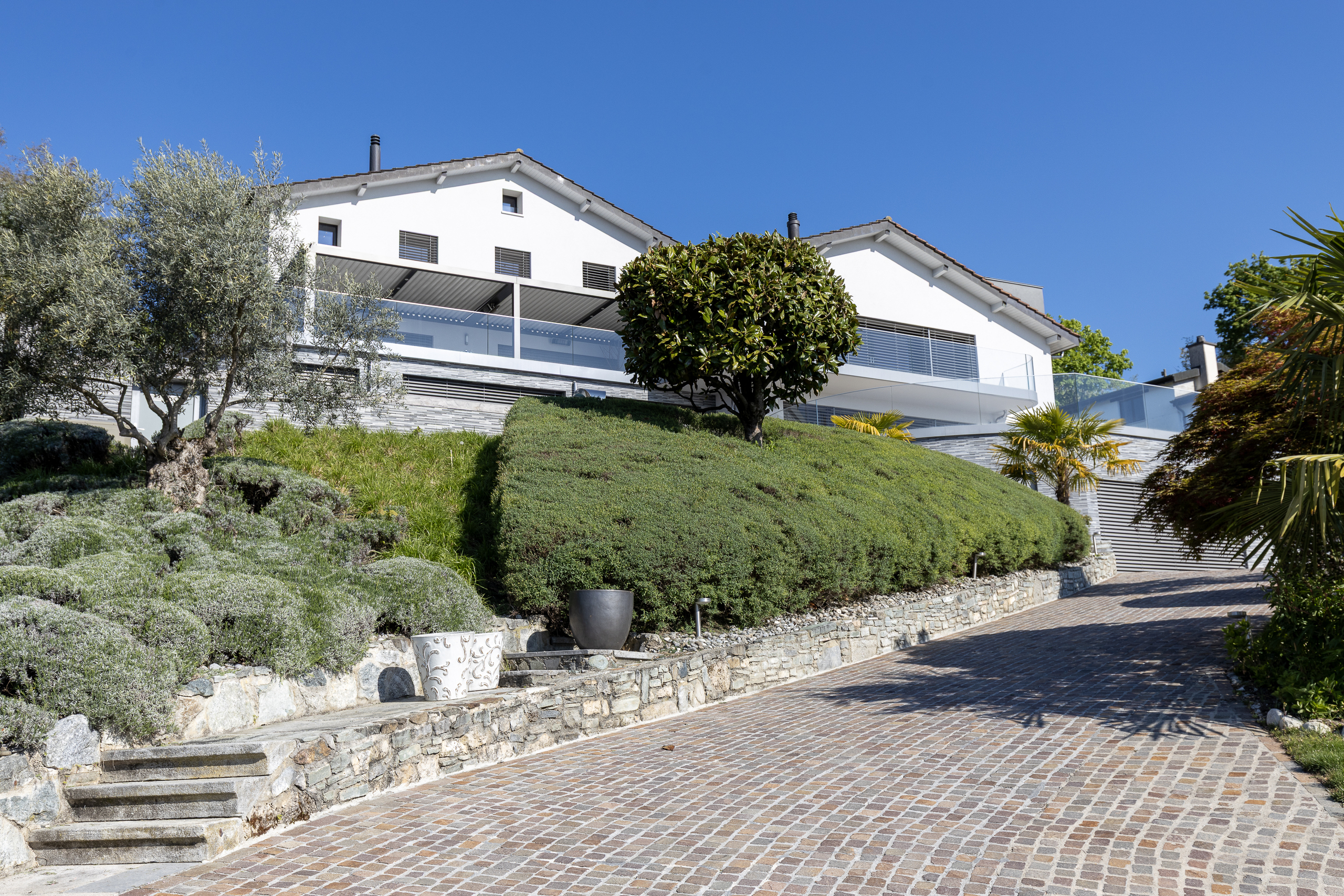 Exterior view 4