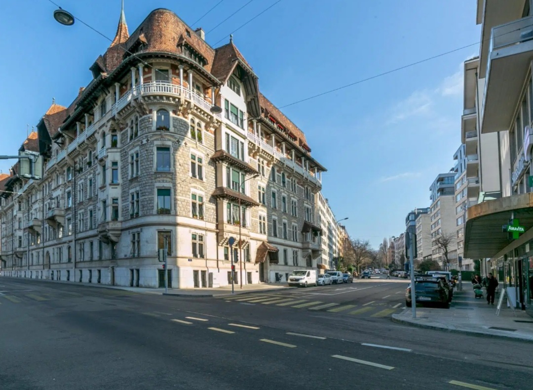 Exterior view 3