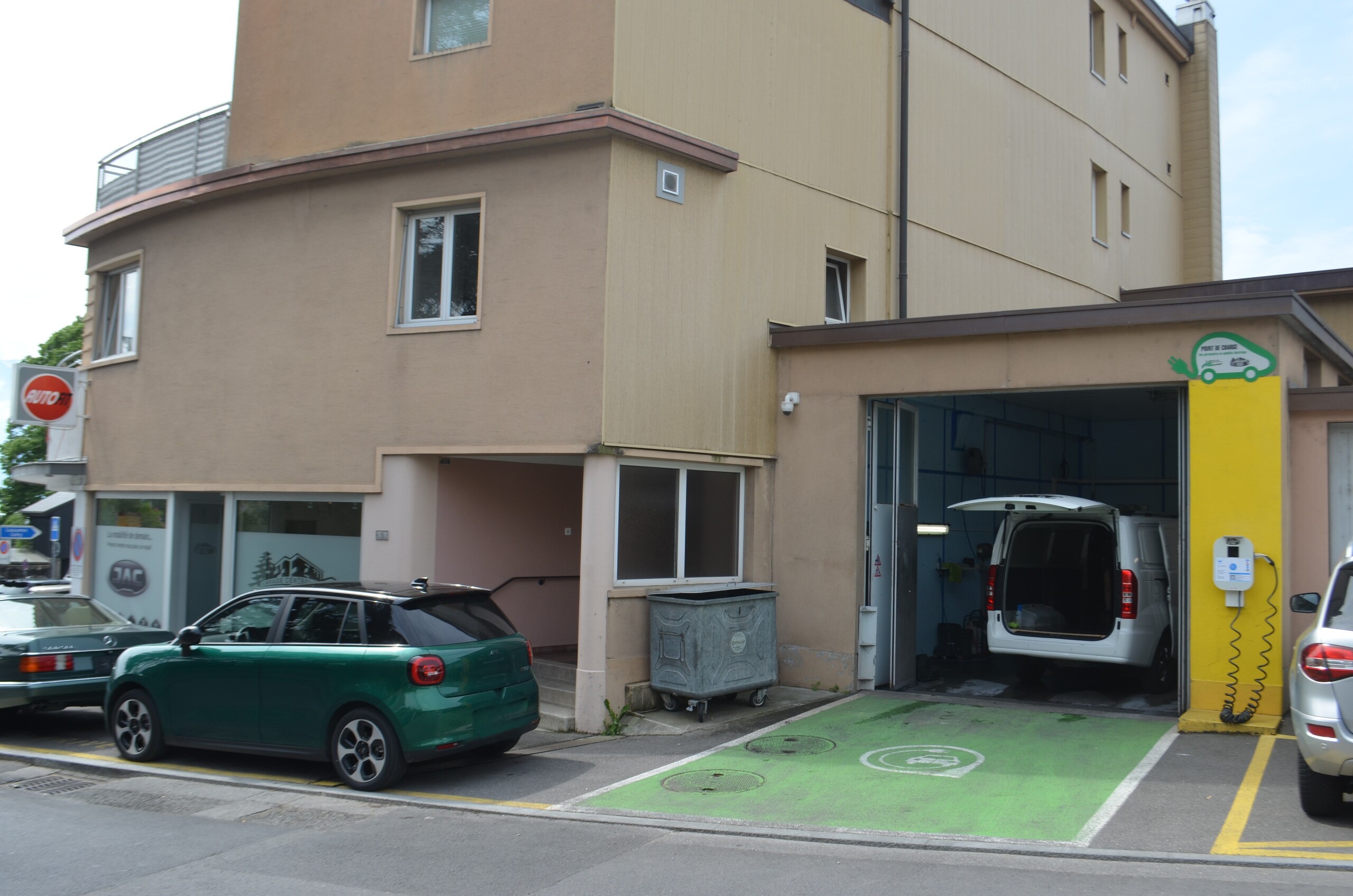 Photo 2