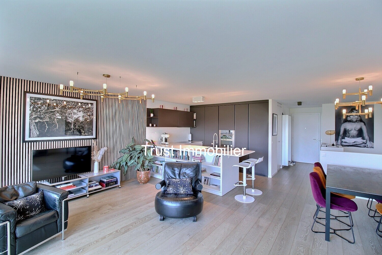 Interior view 2