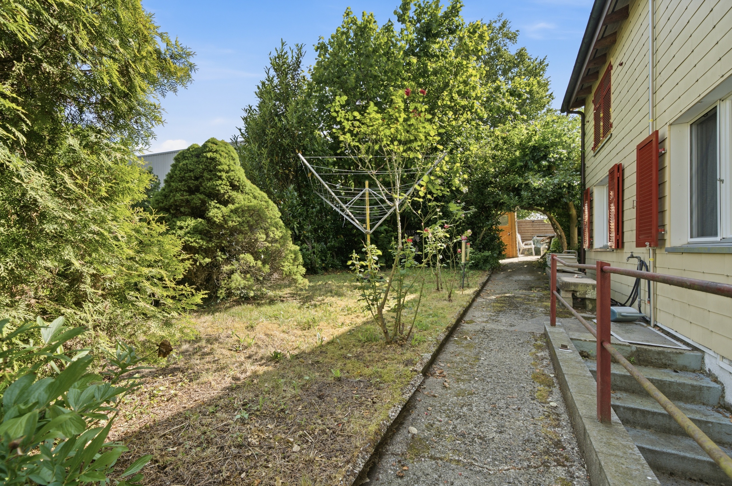 Exterior view 11