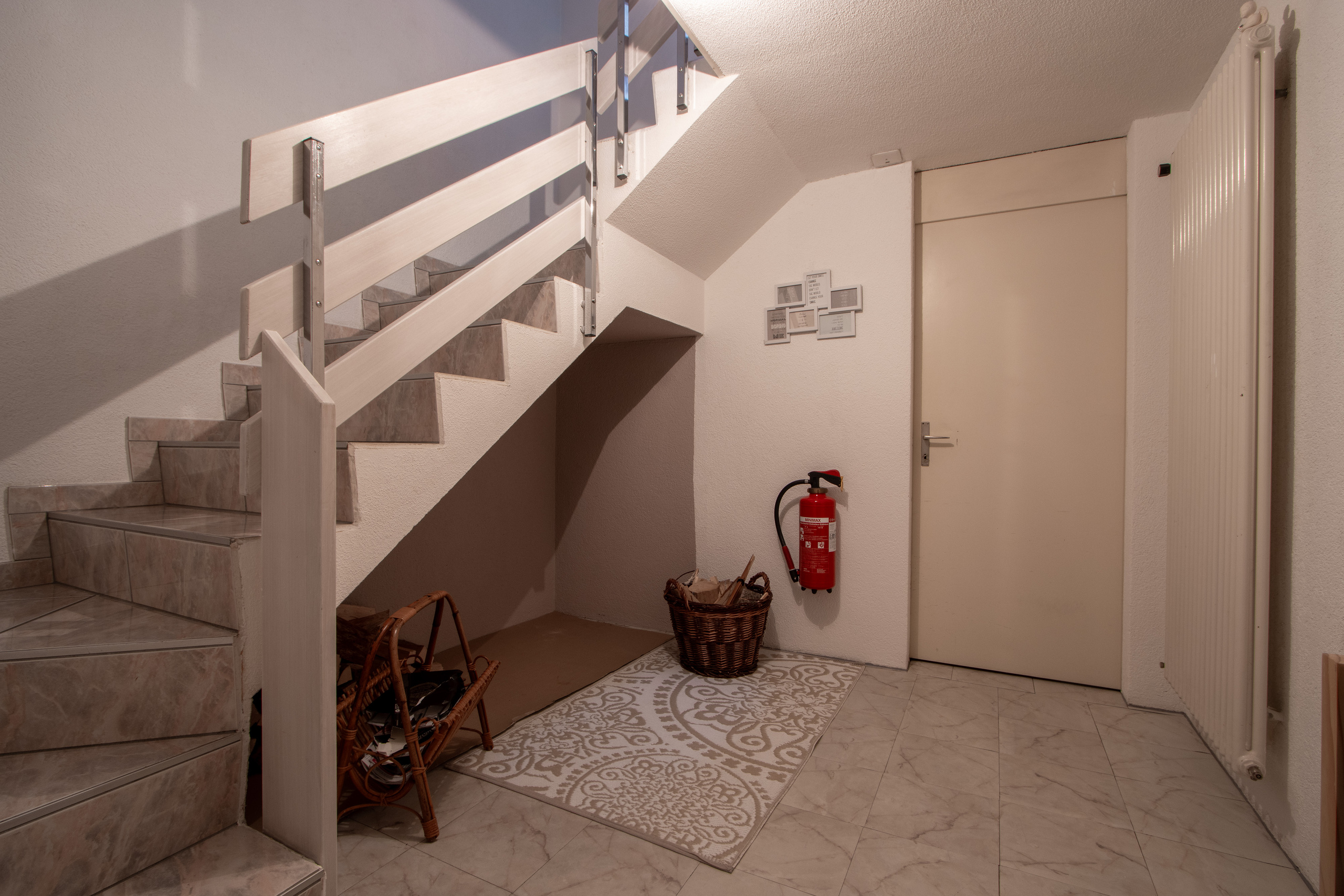 UG: Vorplatz UG: Vorplatz