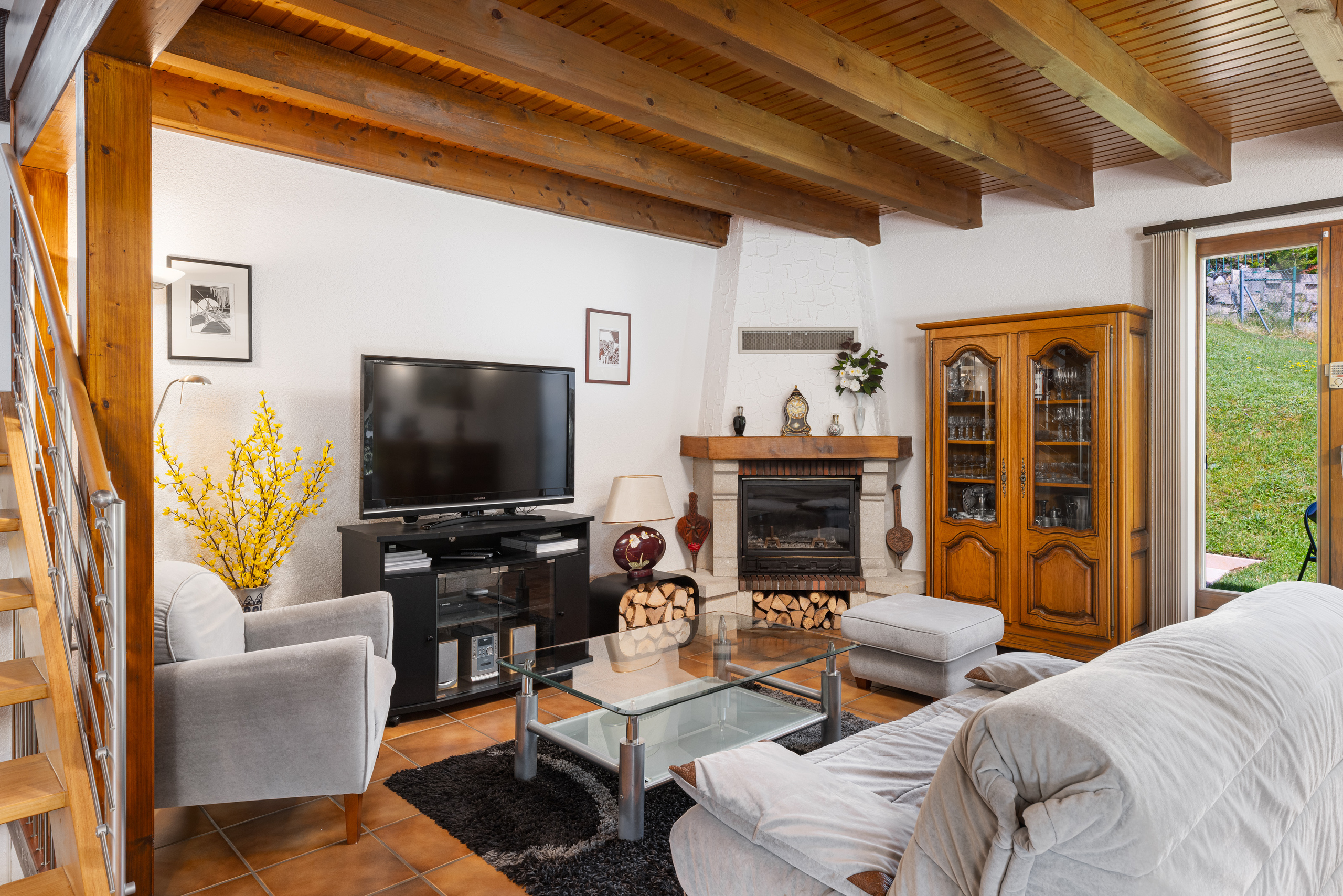 Salon avec cheminée