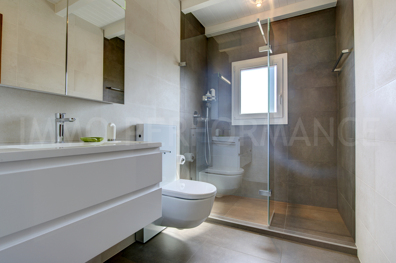 Salle de douche neuve