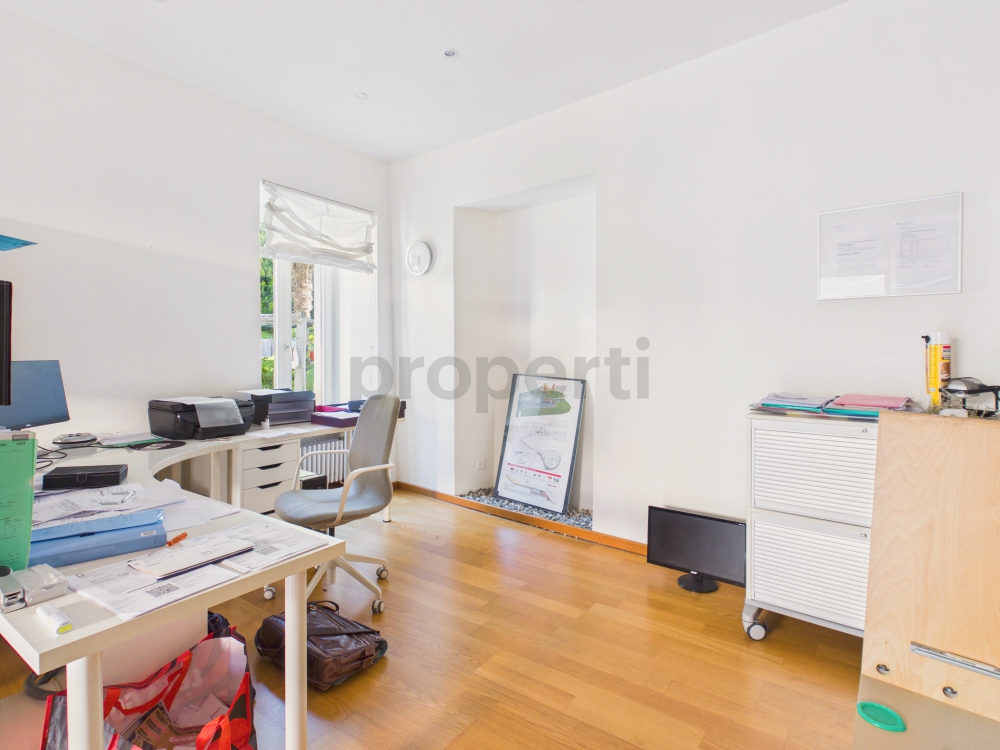 Photo 12